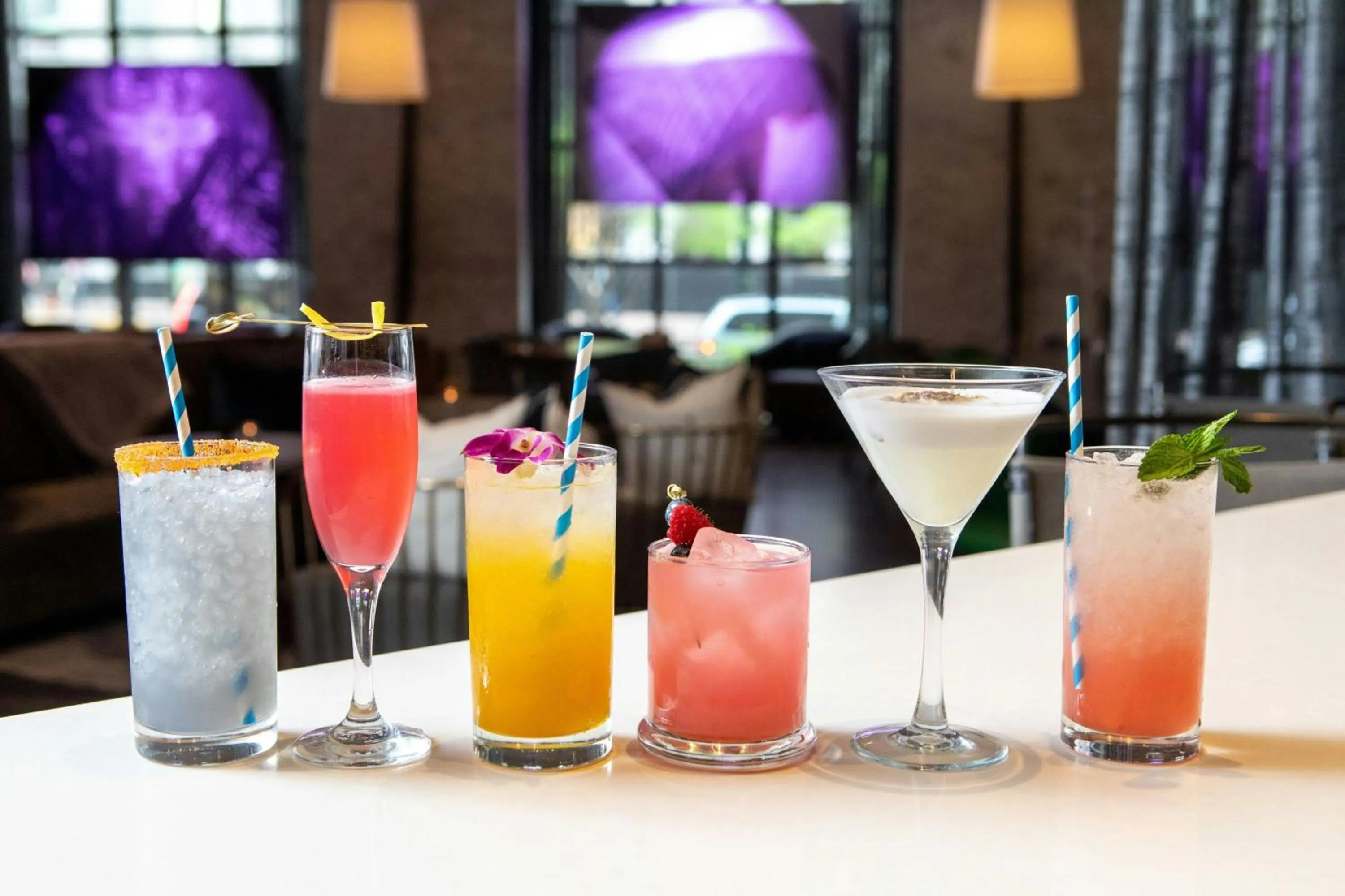 Restaurant/places to eat in Renaissance Chicago Downtown Hotel