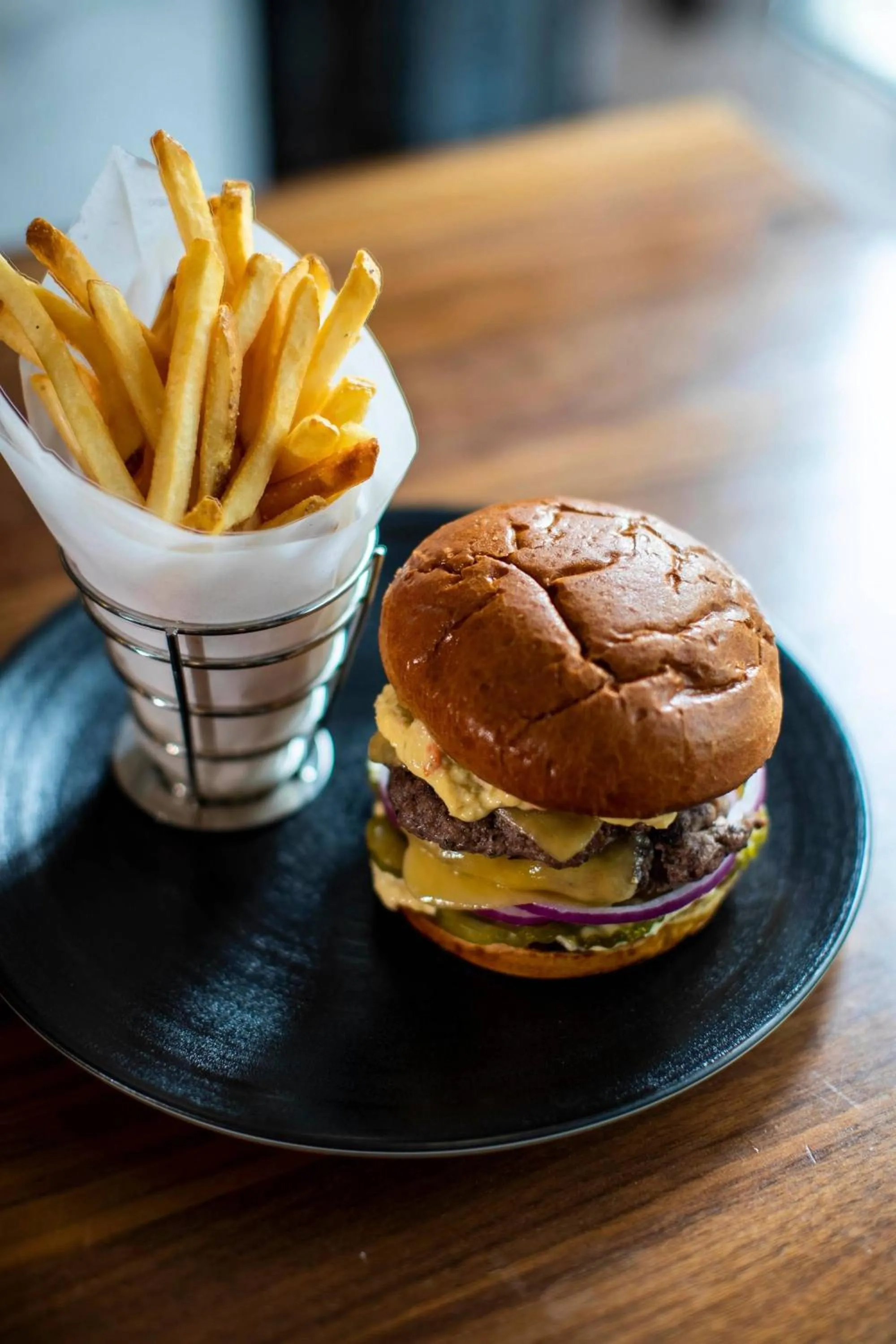 Lounge or bar in Renaissance Chicago Downtown Hotel