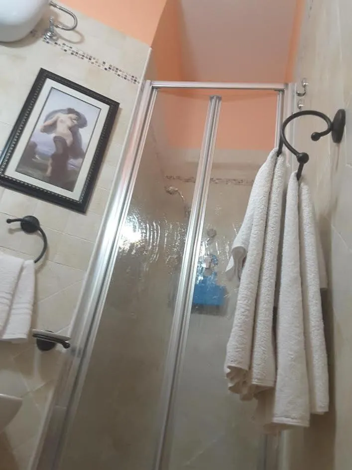 Shower in Casa Kita