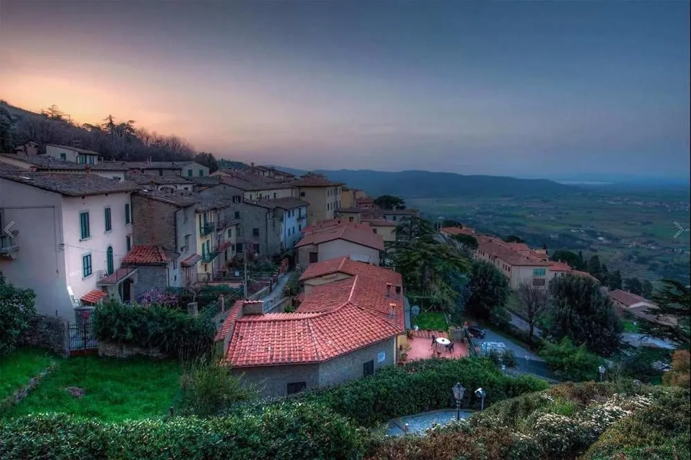 Property building in Casa Kita