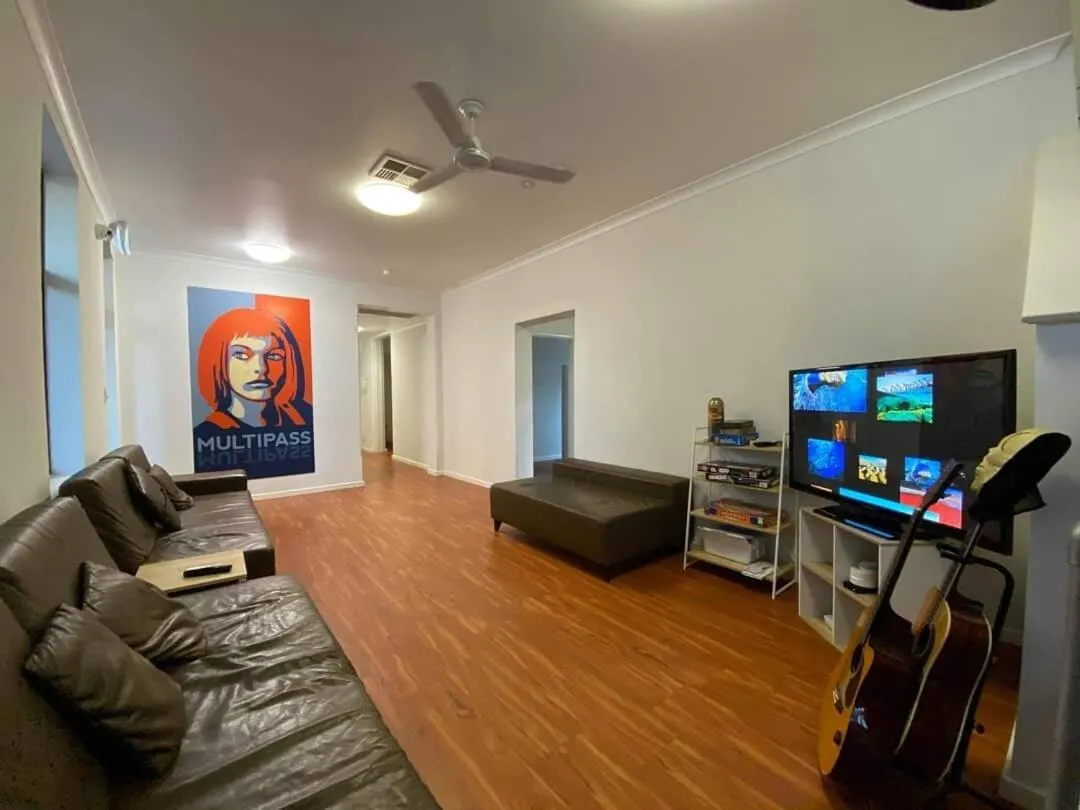 Living room in Downtown Backpackers Hostel Perth - note - Valid Passport required for check in
