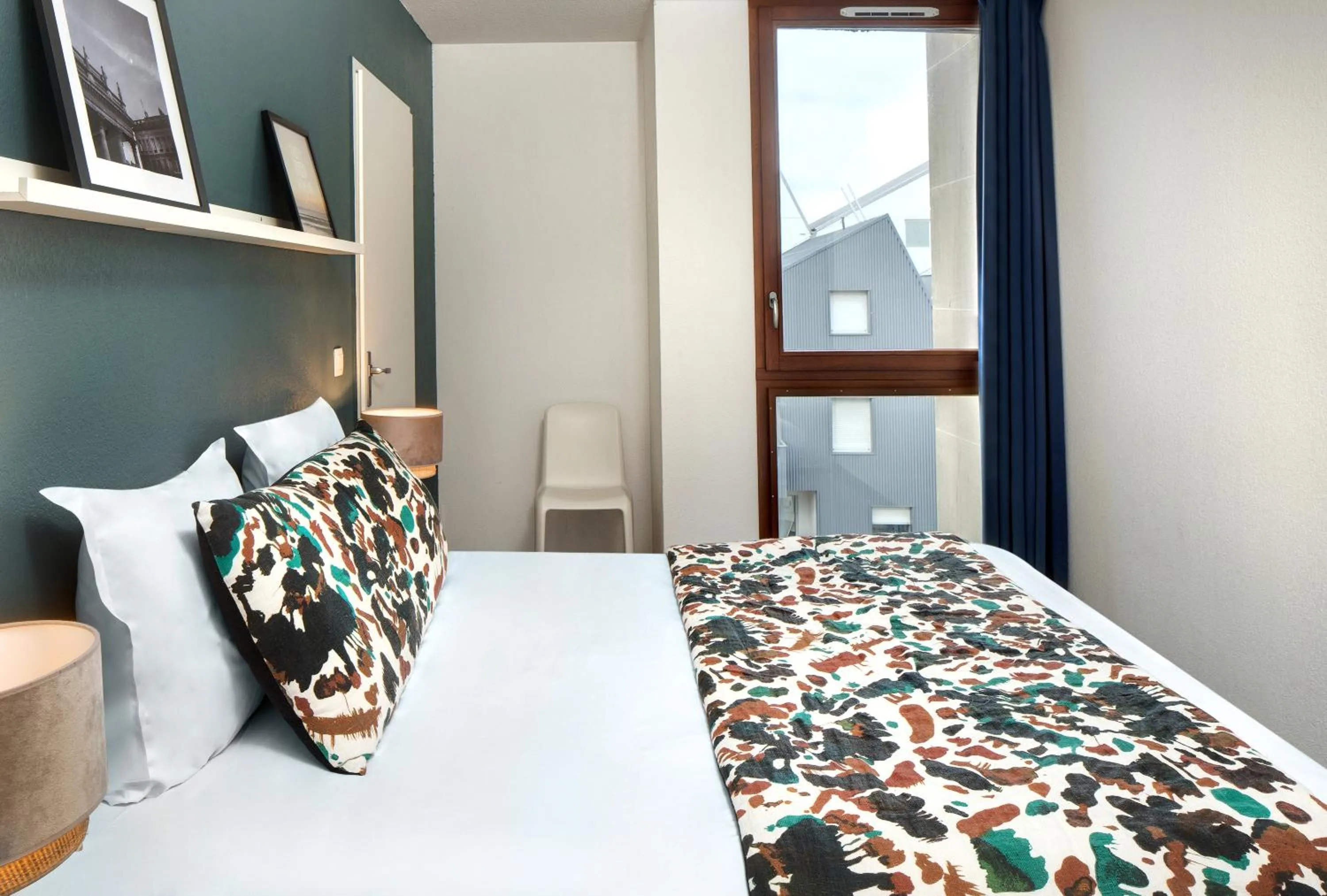 Bedroom, Bed in Ténéo Apparthôtel Bordeaux Maritime - Cité du vin