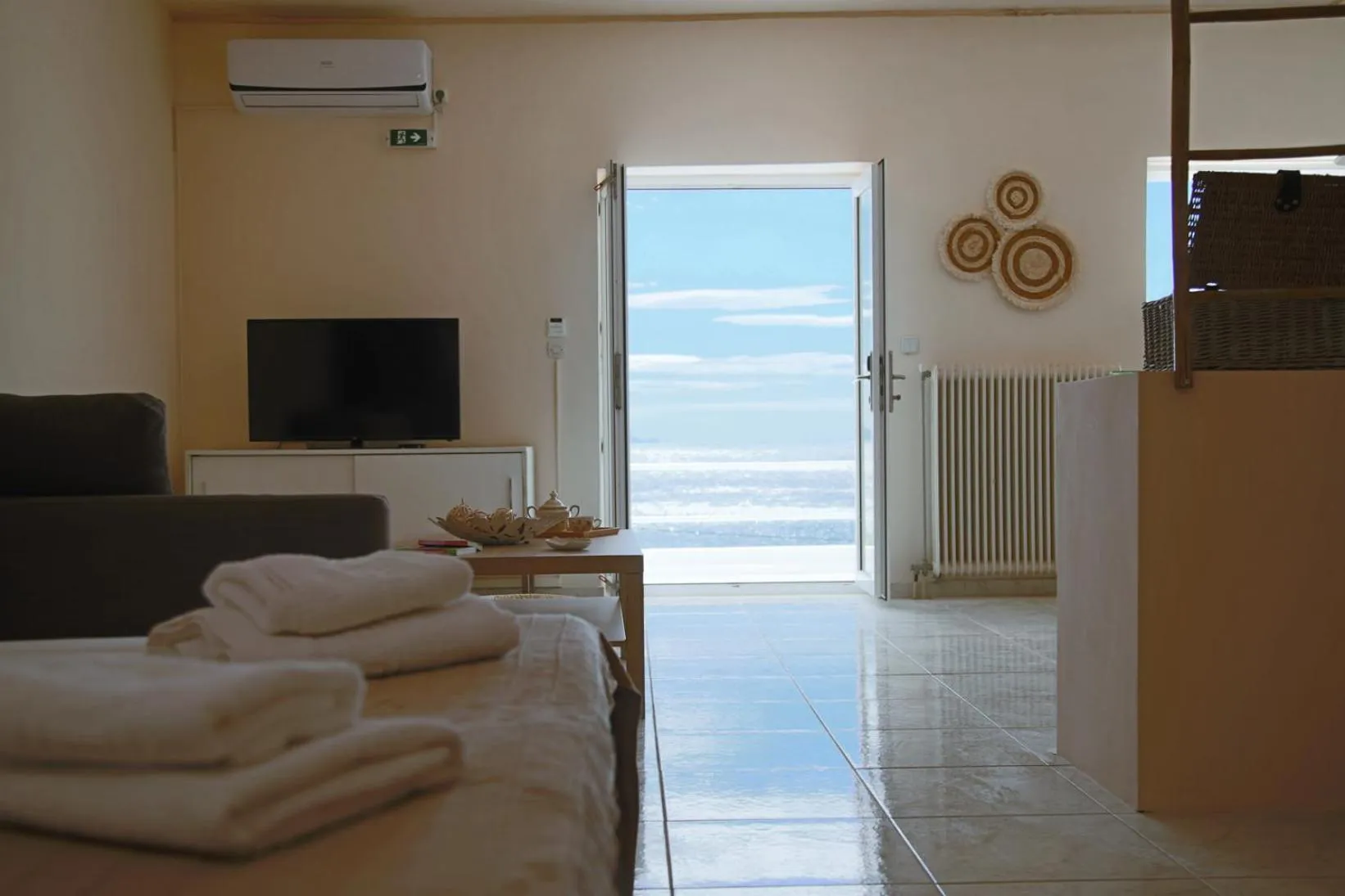 TV and multimedia in Poseidon Apartments and Villas by the Sea