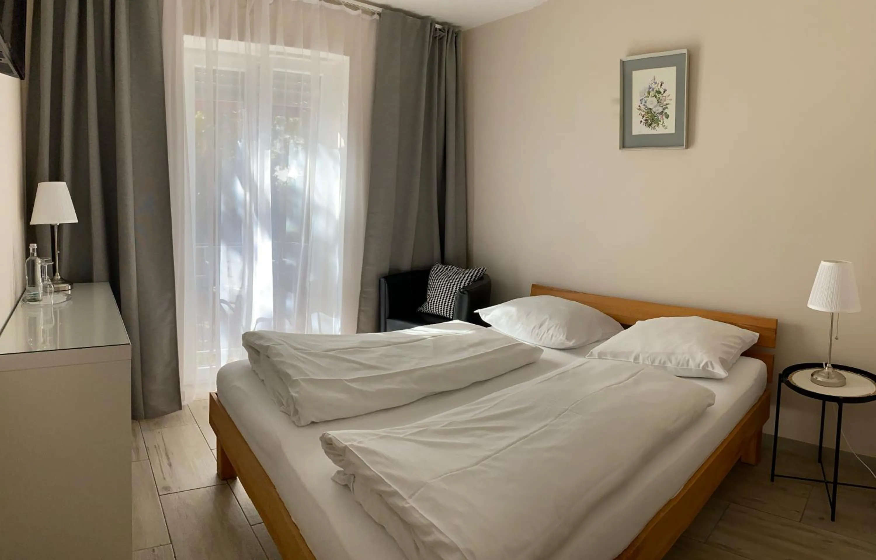 Photo of the whole room, Bed in Arena Stadt München