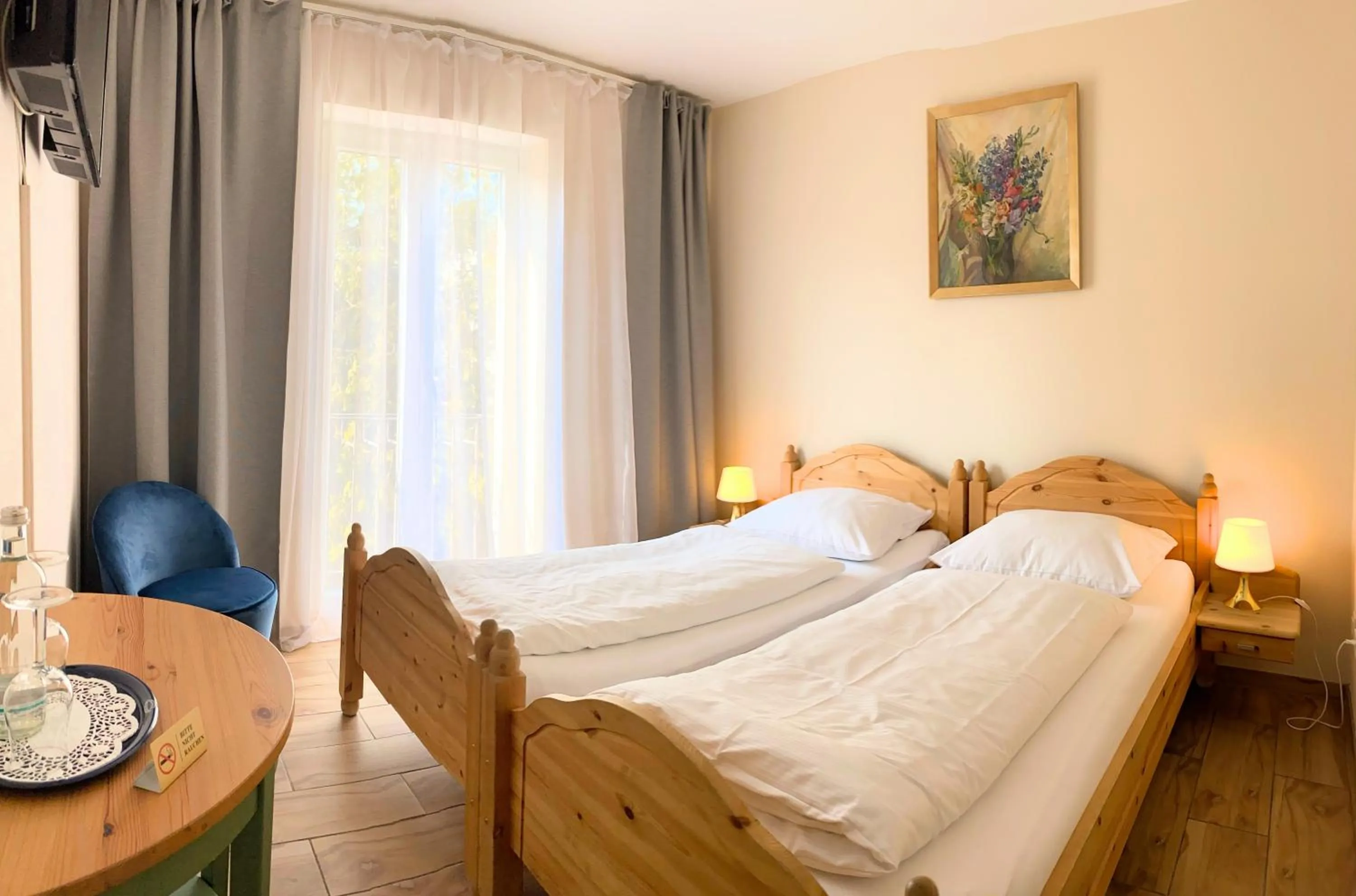 Photo of the whole room, Bed in Arena Stadt München