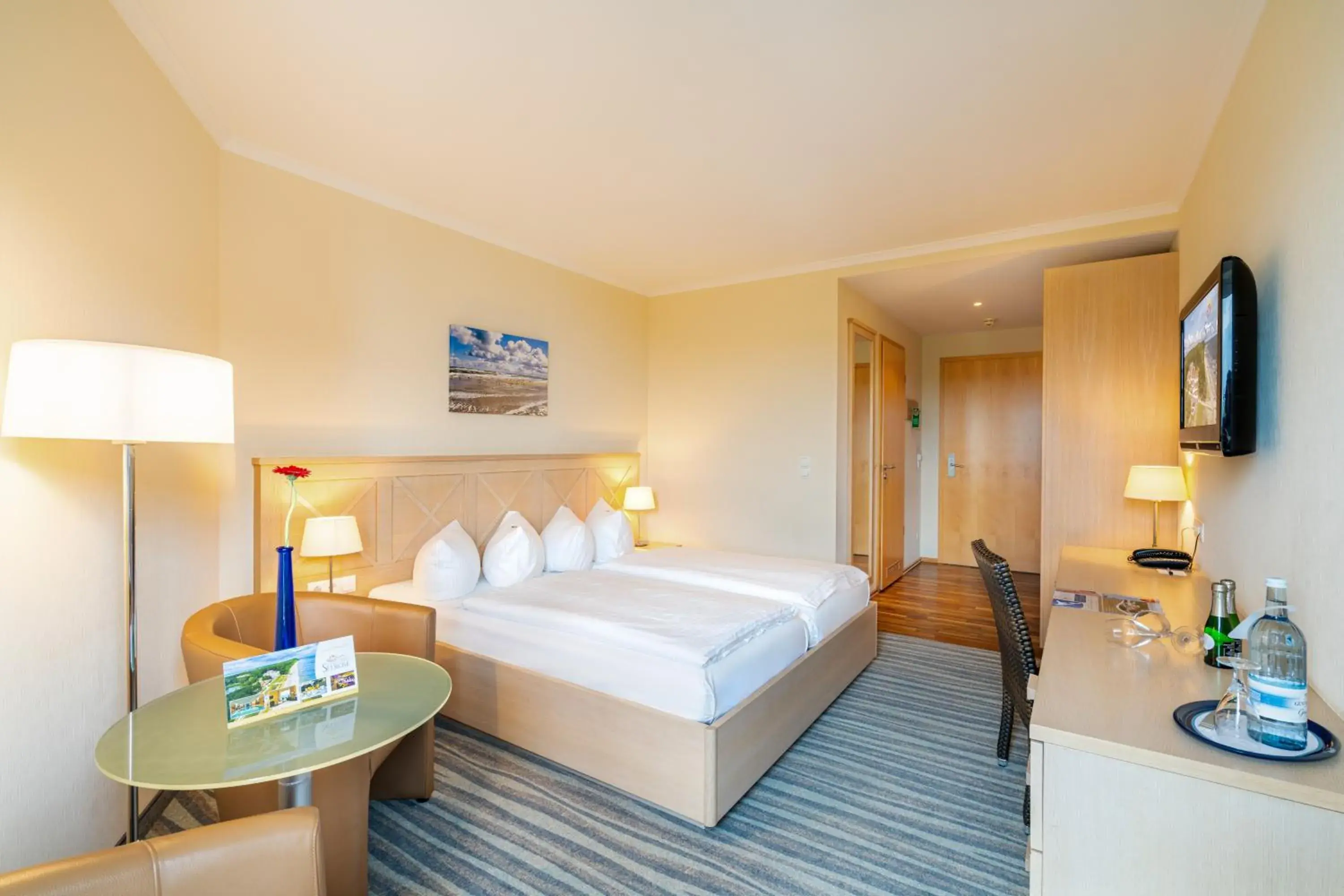 Double Room with Lake View - single occupancy in Strandhotel Seerose Double Room with Lake View - single occupancy in Strandhotel Seerose