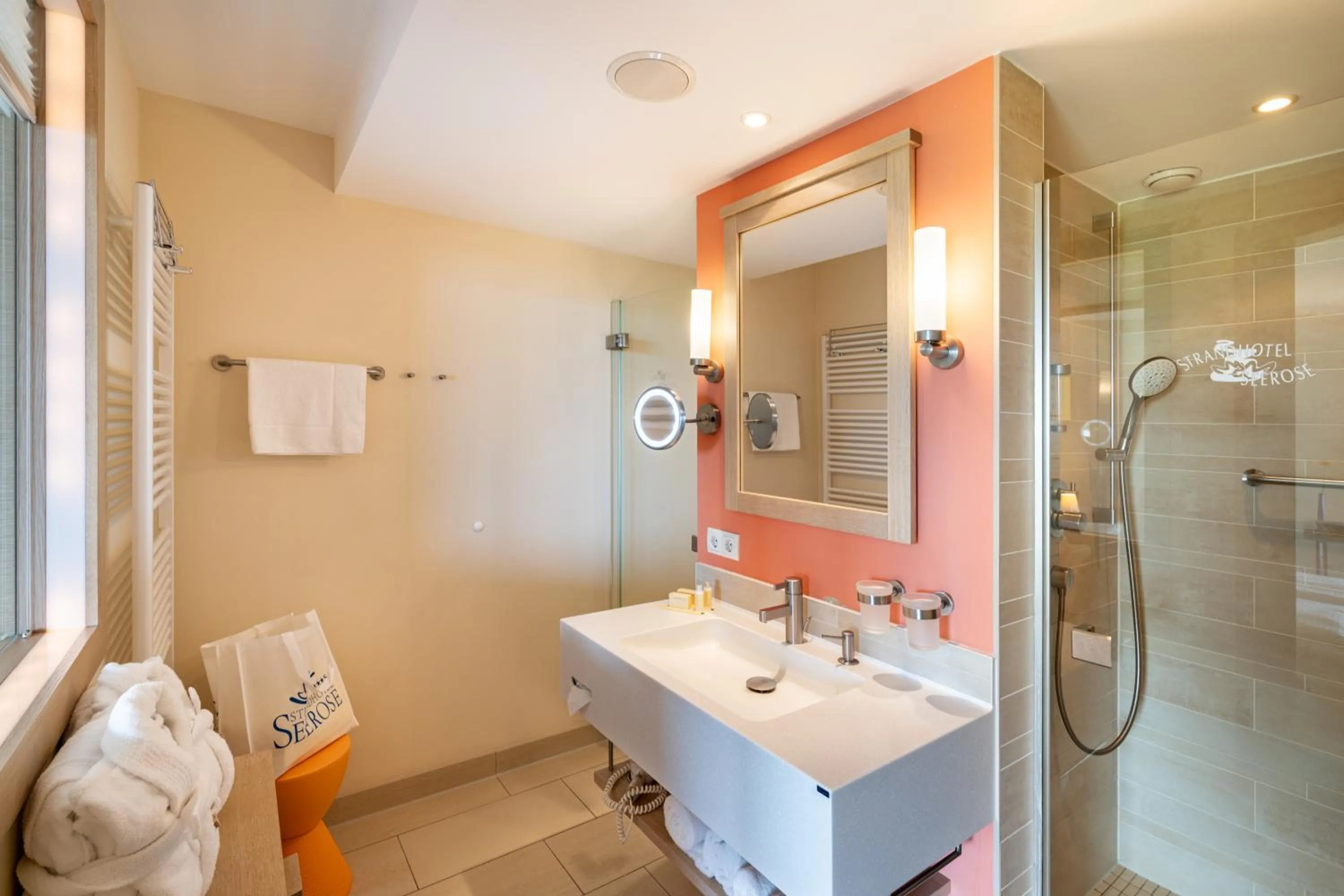 Shower in Strandhotel Seerose