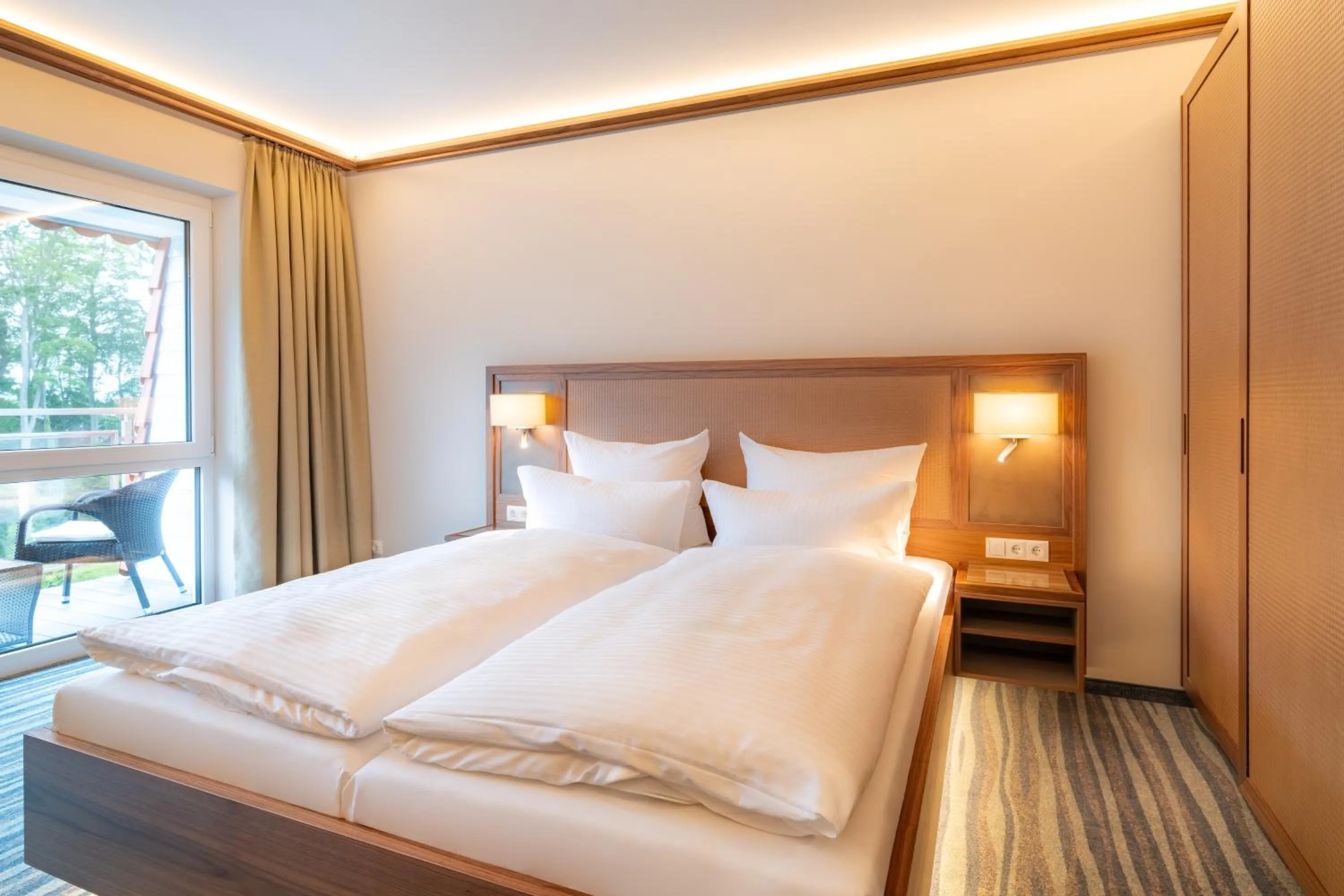 Photo of the whole room, Bed in Strandhotel Seerose