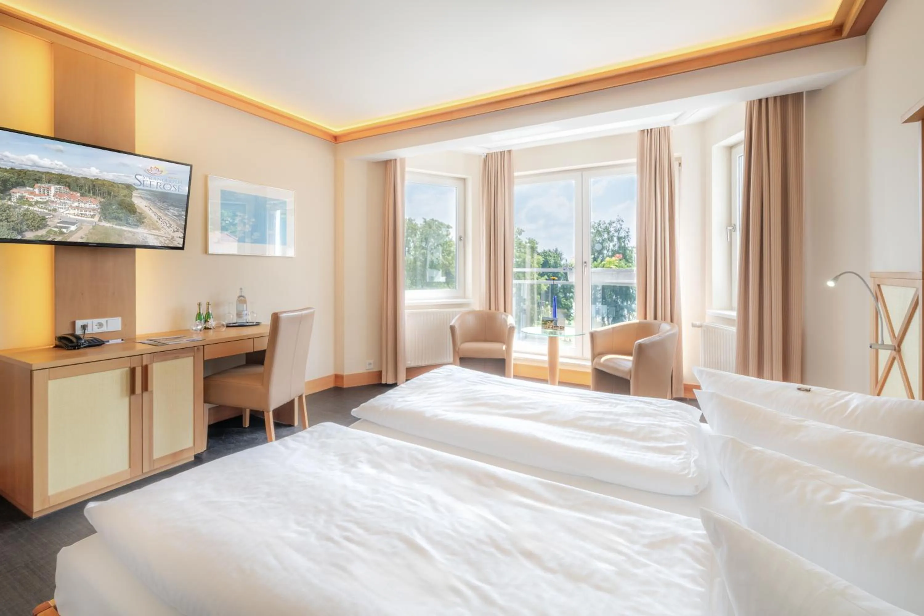 Bed in Strandhotel Seerose