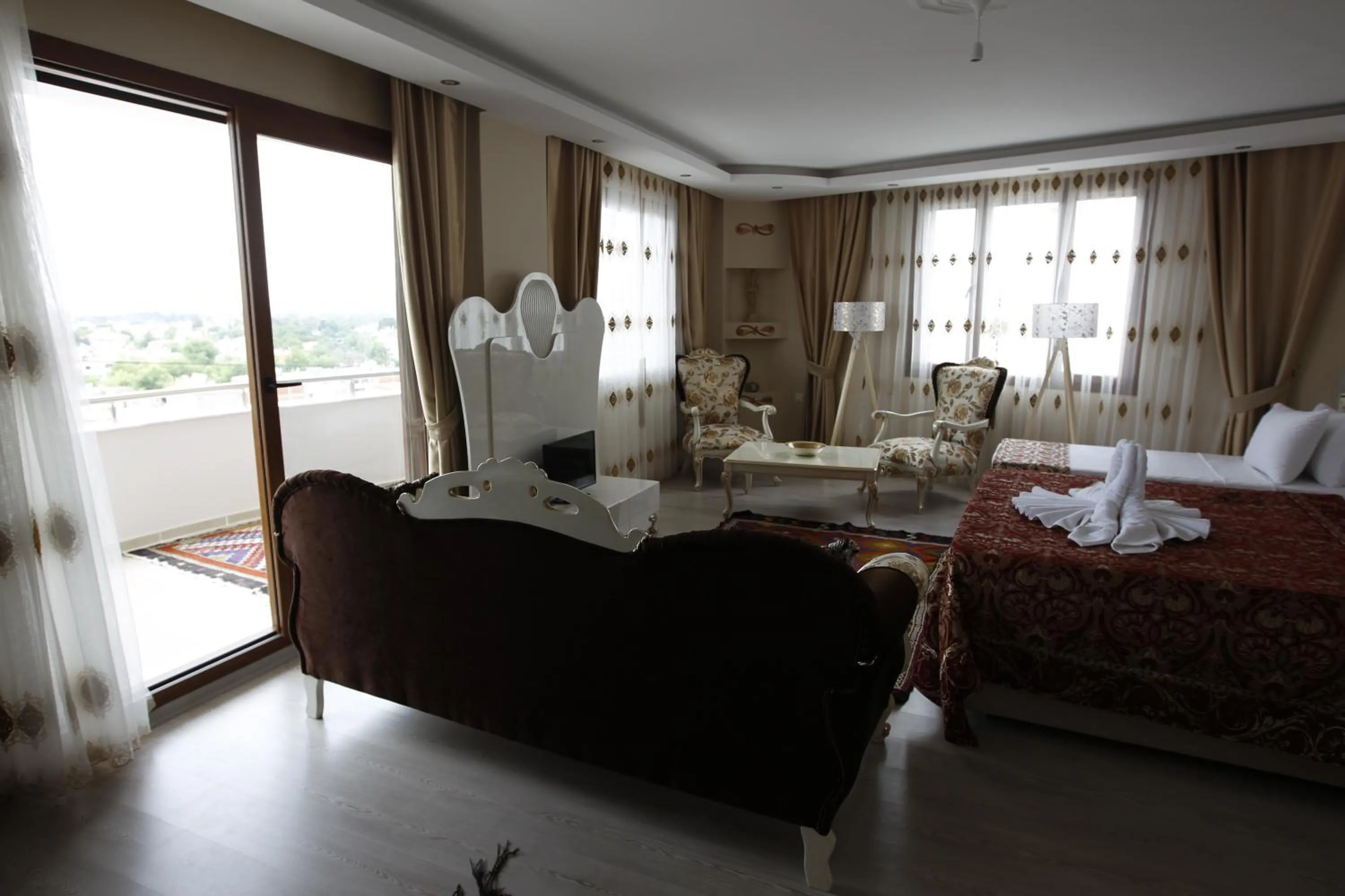 Property building in Ephesus Palace