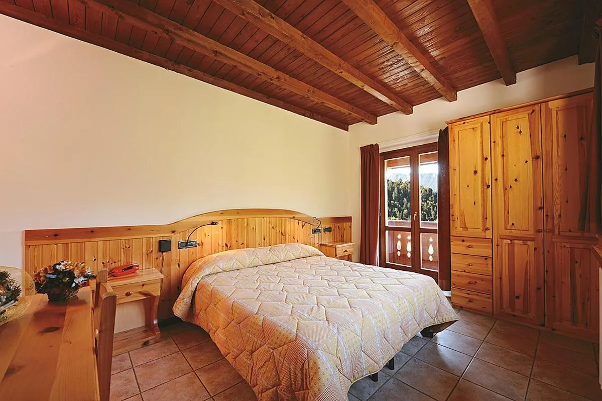 Bedroom, Bed in Albergo Piazzatorre