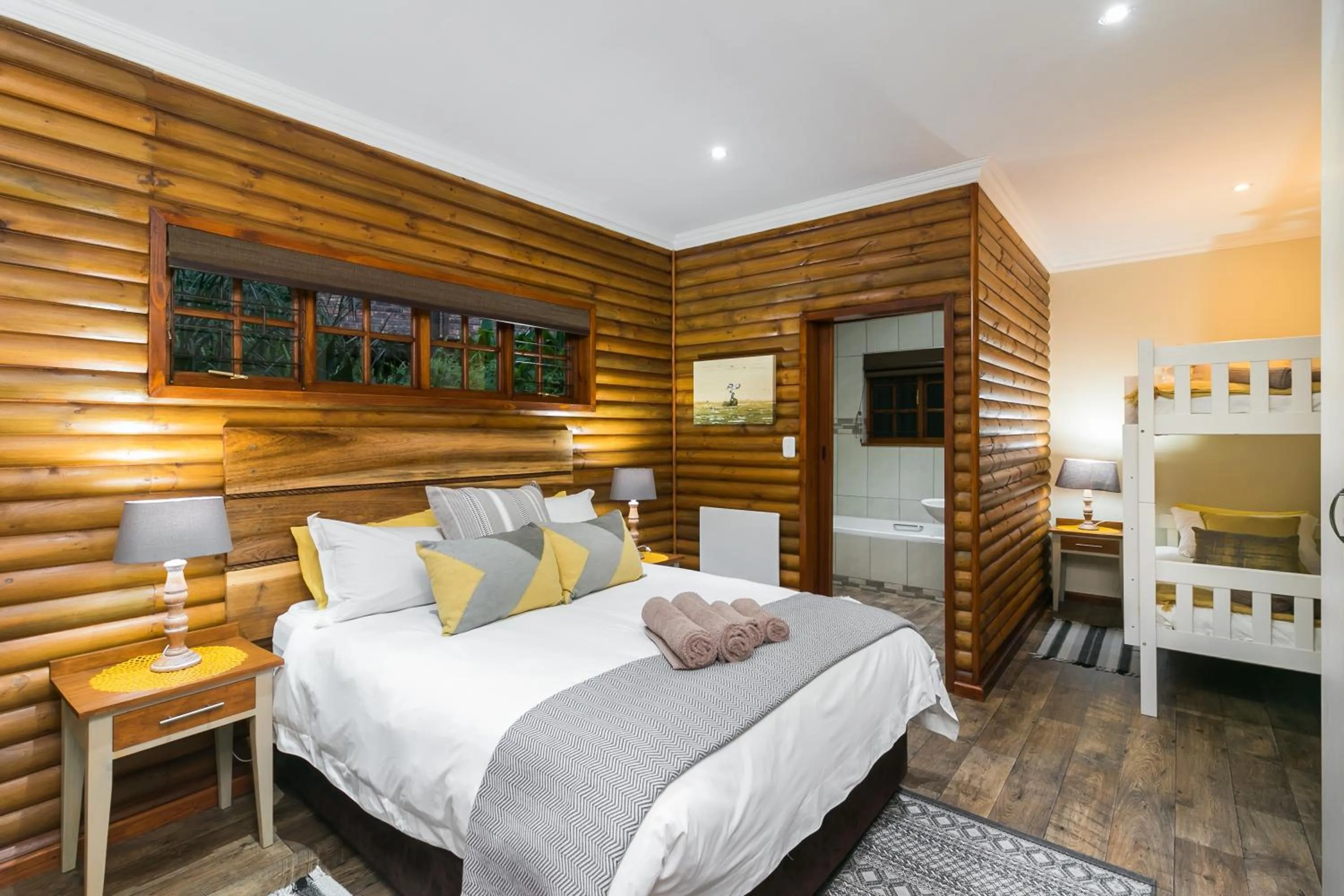 Bed in Big Tree House Lodge