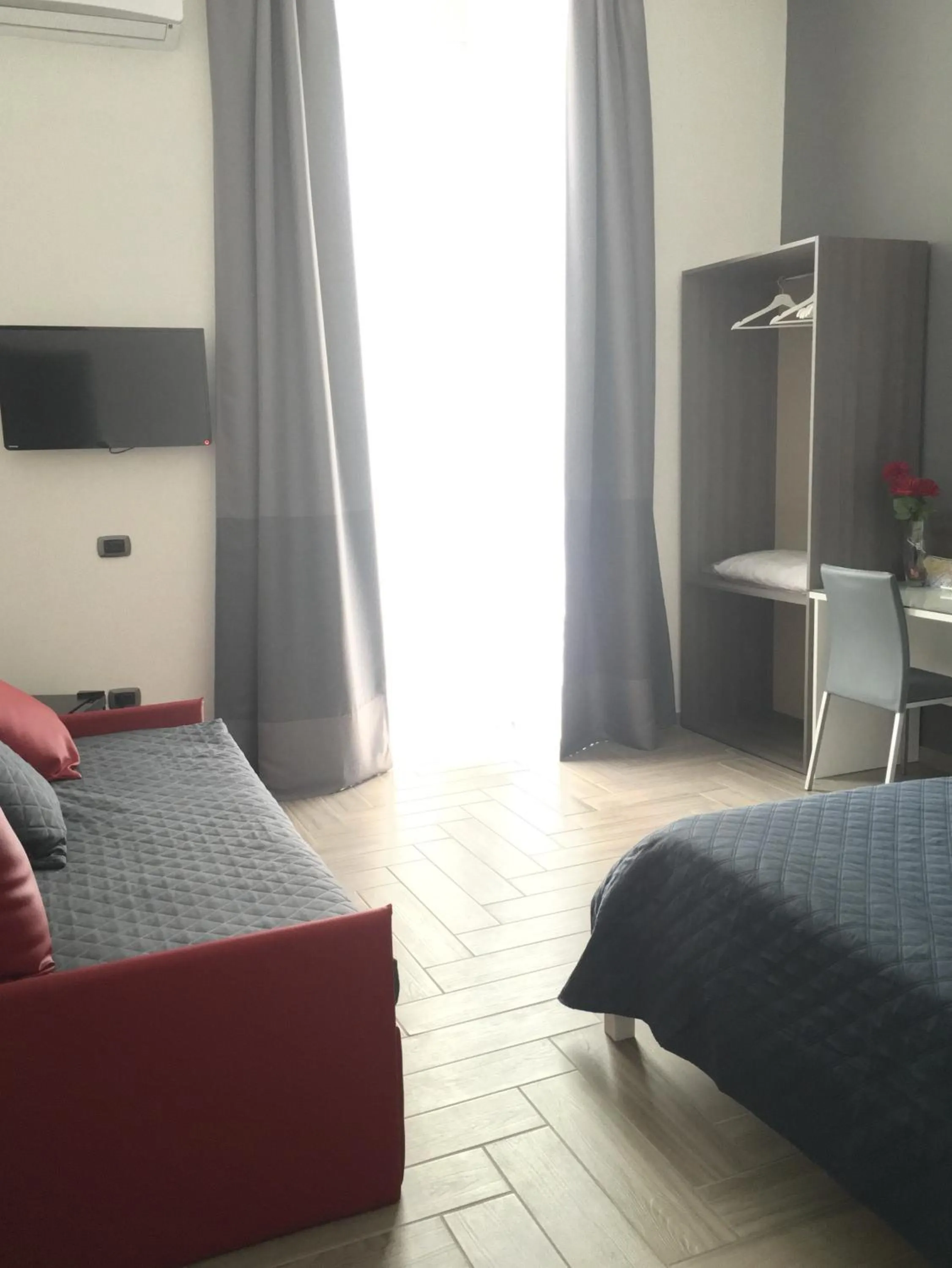 Photo of the whole room, Bed in La Dimora di Garibaldi