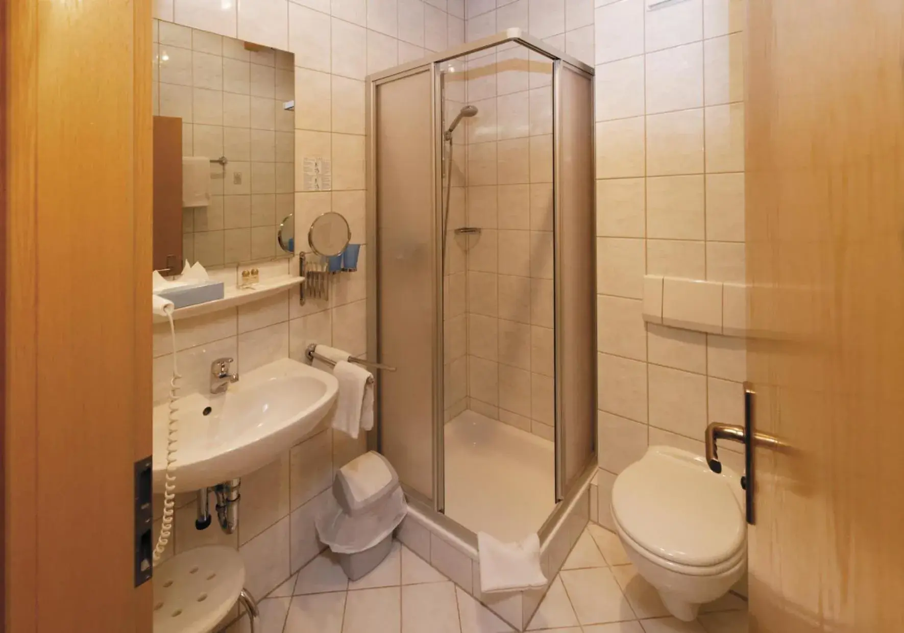 Double Room in Panorama-Hotel am See Double Room in Panorama-Hotel am See