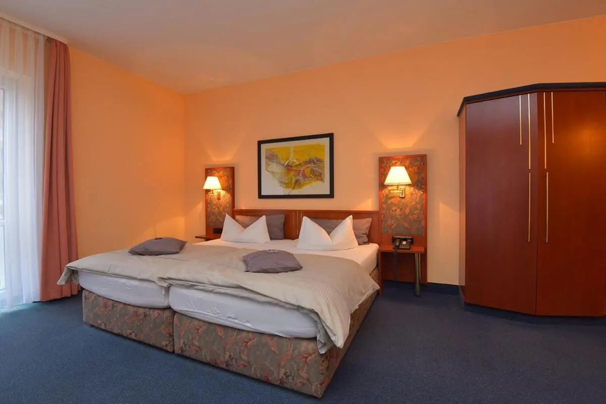 Photo of the whole room, Bed in AltstadtHotel an der Werra