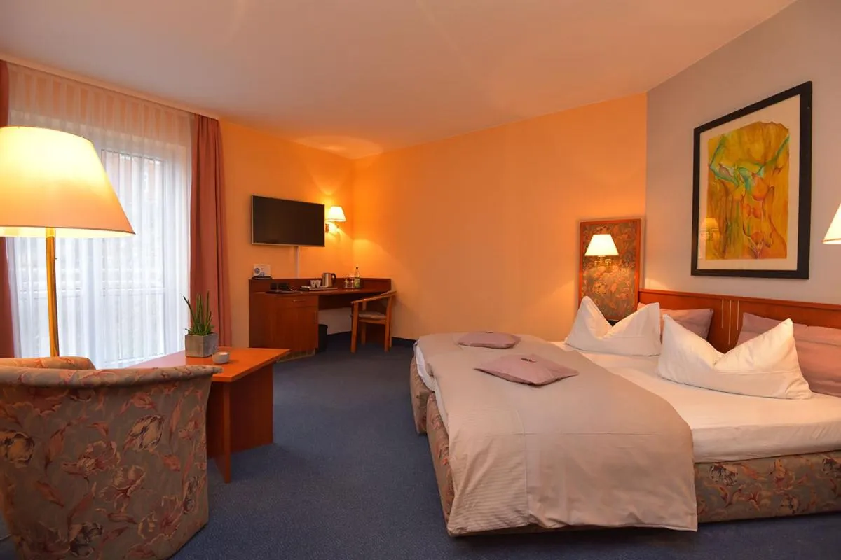 Photo of the whole room, Bed in AltstadtHotel an der Werra