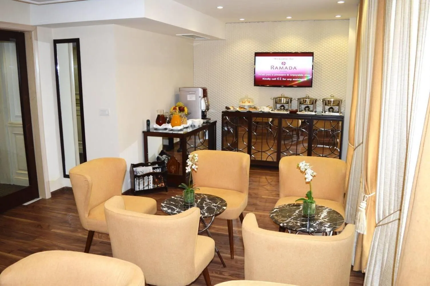Lounge or bar in Ramada by Wyndham Multan