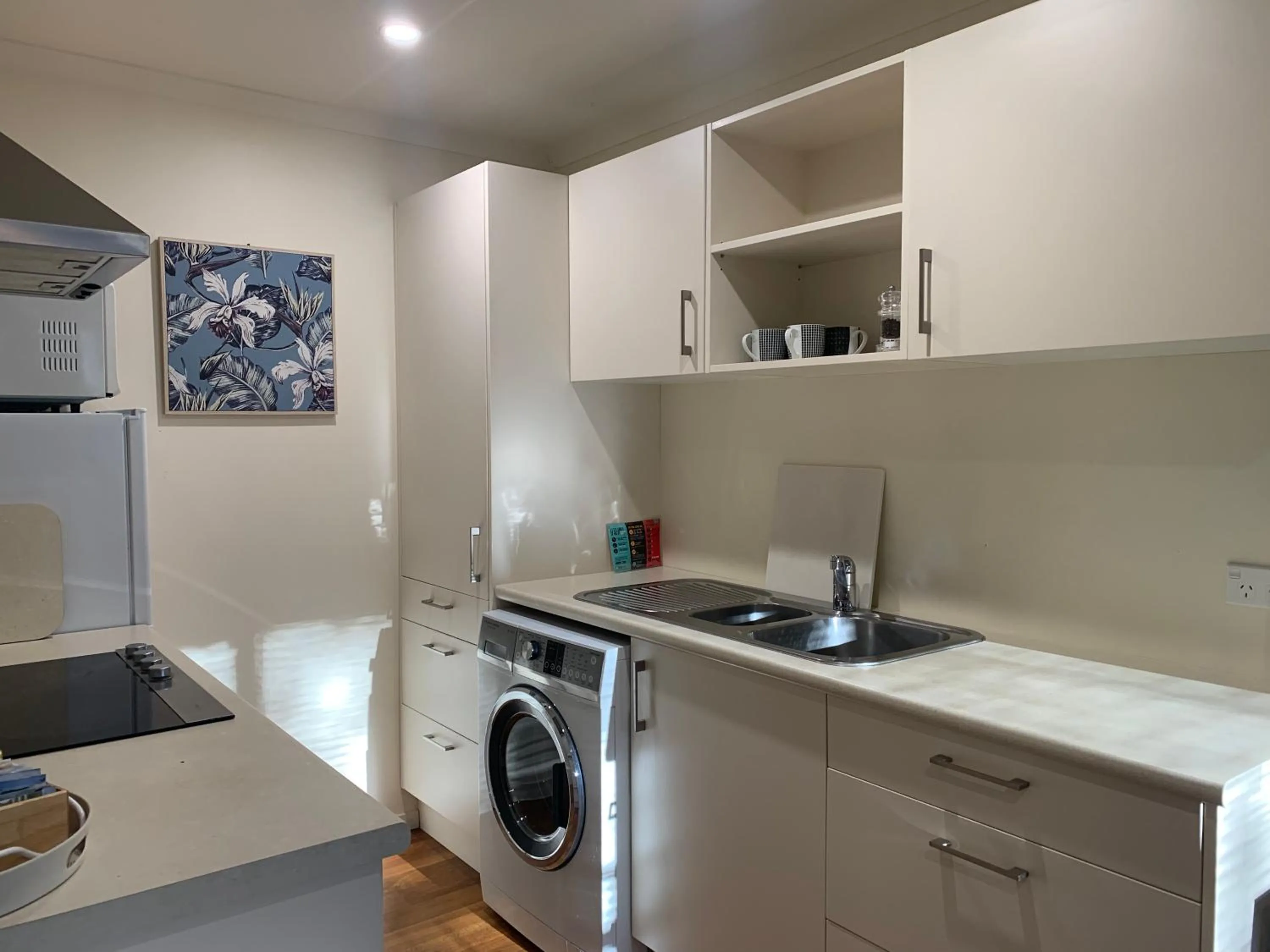 Kitchen or kitchenette in March Apartments