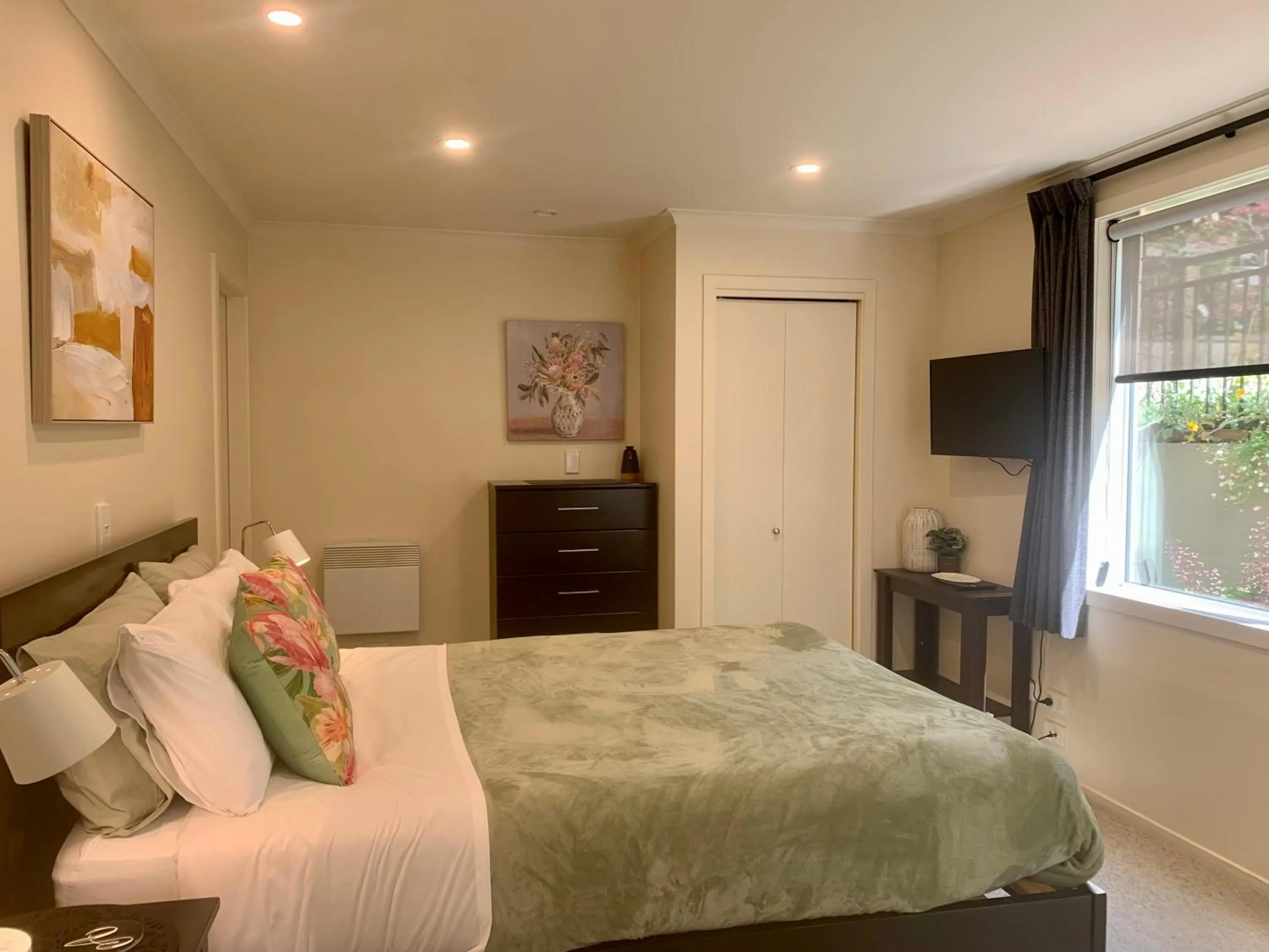 Bed in March Apartments