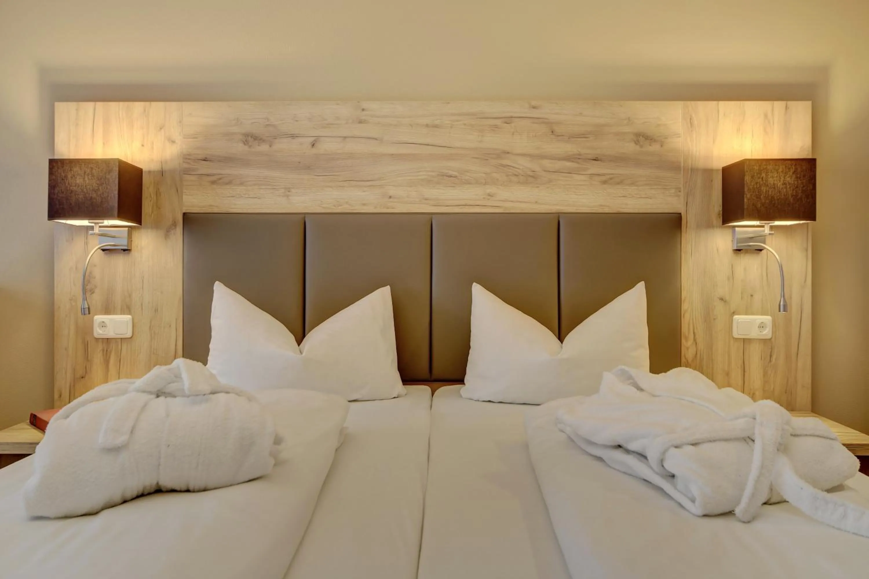 Photo of the whole room, Bed in Wellnesshotel deine Auszeit, Adults only