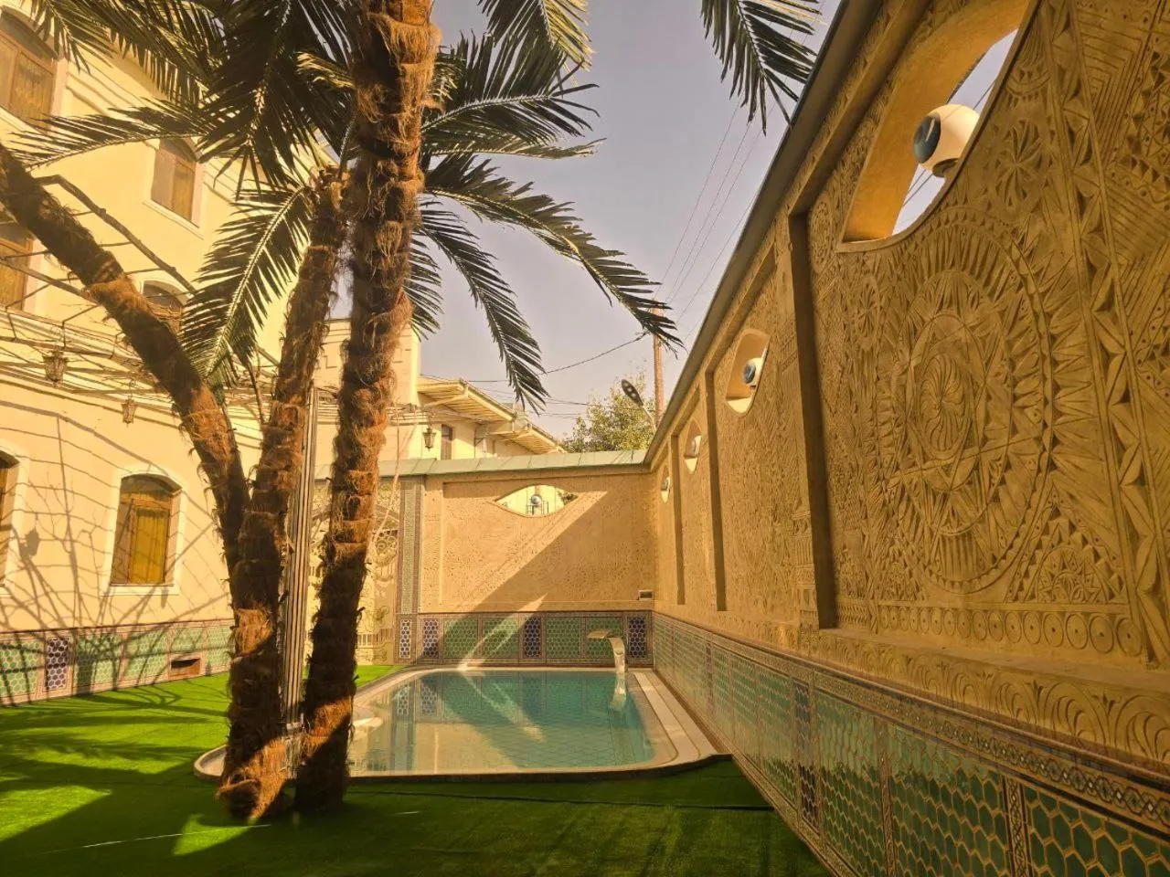 Swimming pool in Zilol Baxt