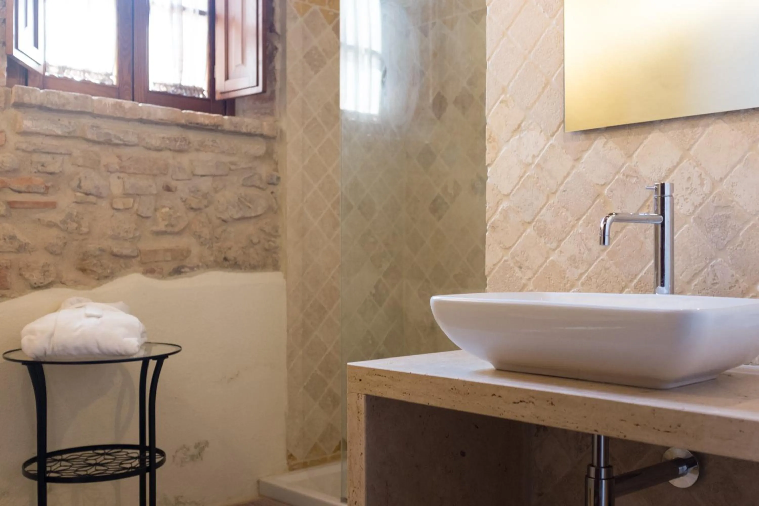 Bathroom in Umbria Country Shelter