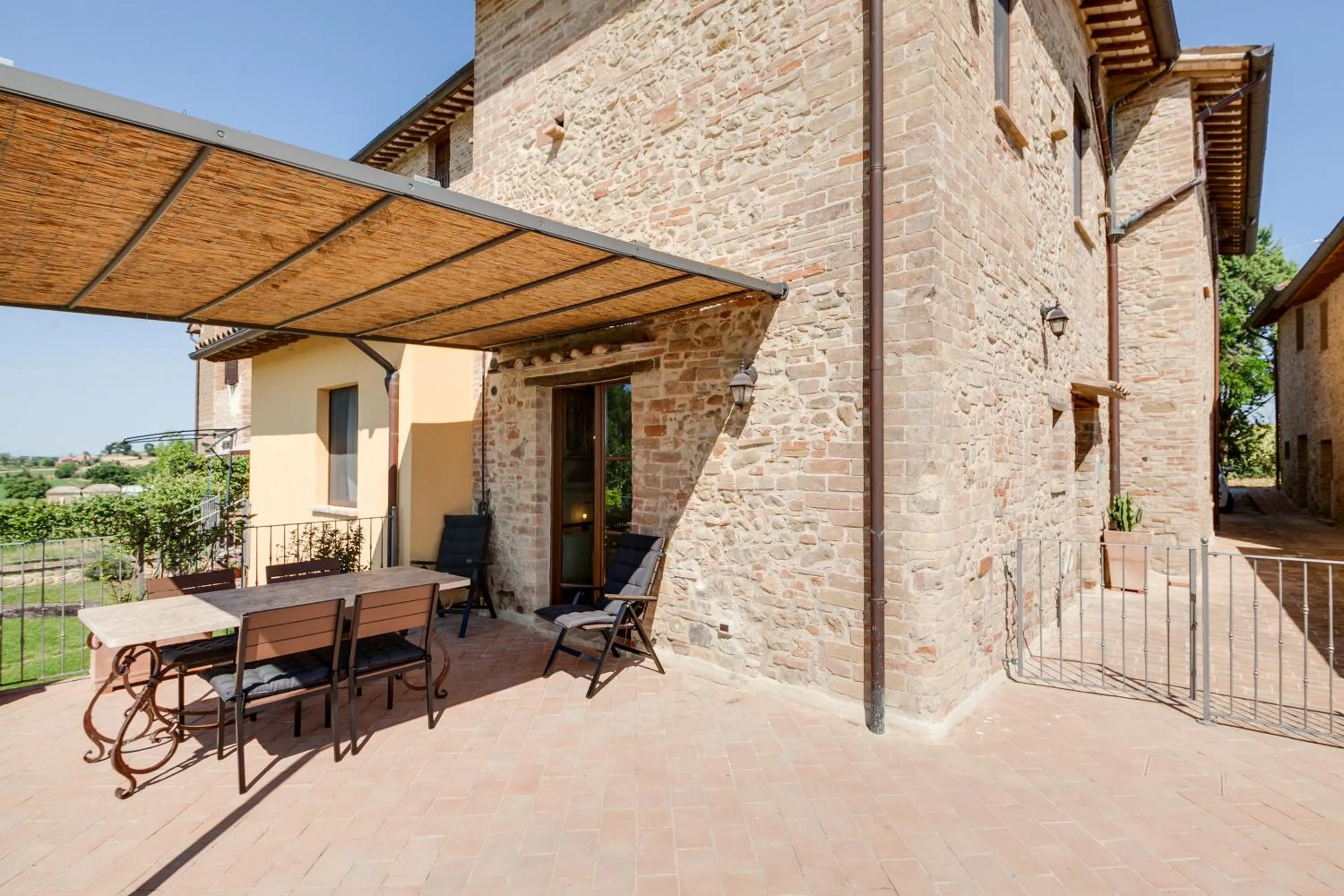 Patio in Umbria Country Shelter