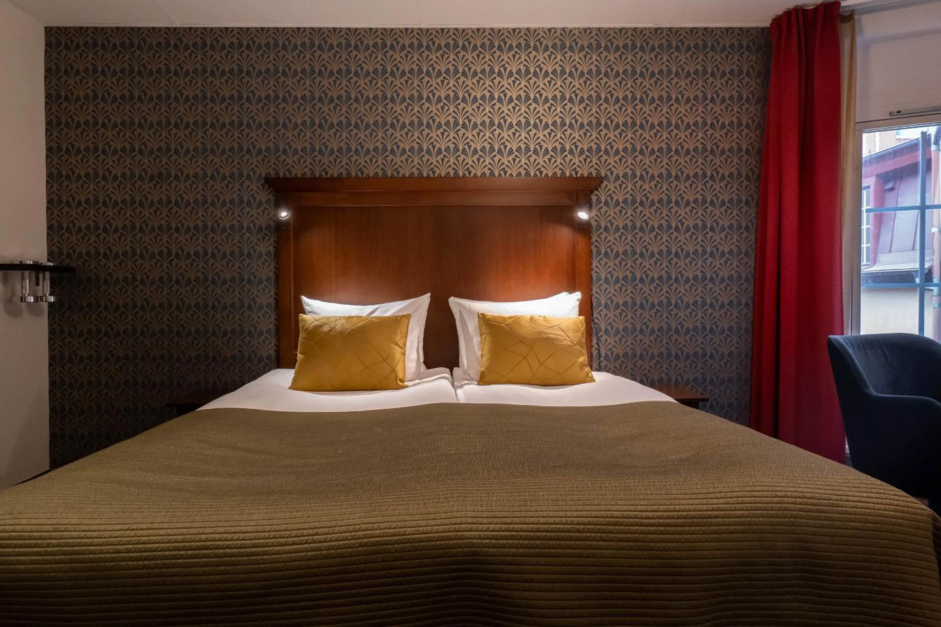 Bed in ProfilHotels Opera