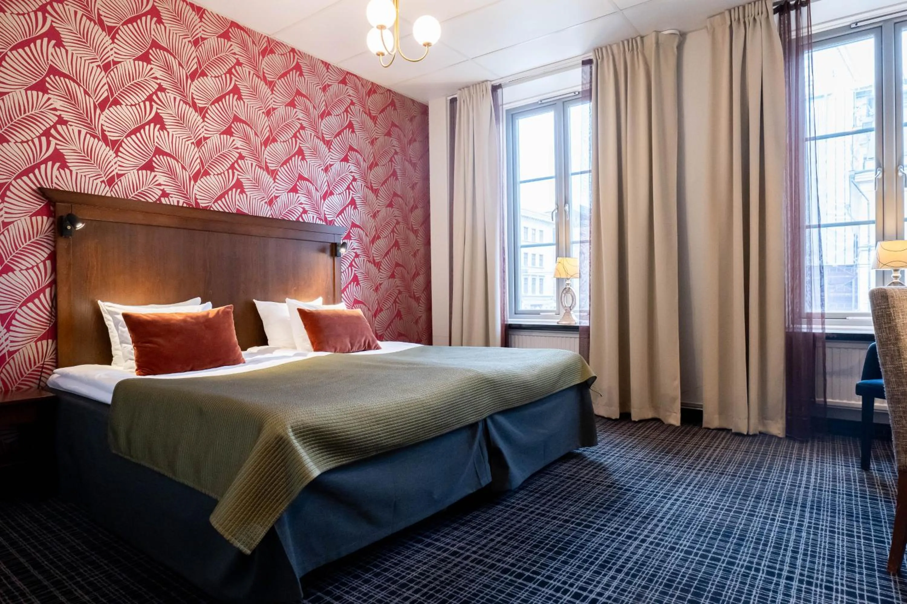 Property building, Bed in ProfilHotels Opera