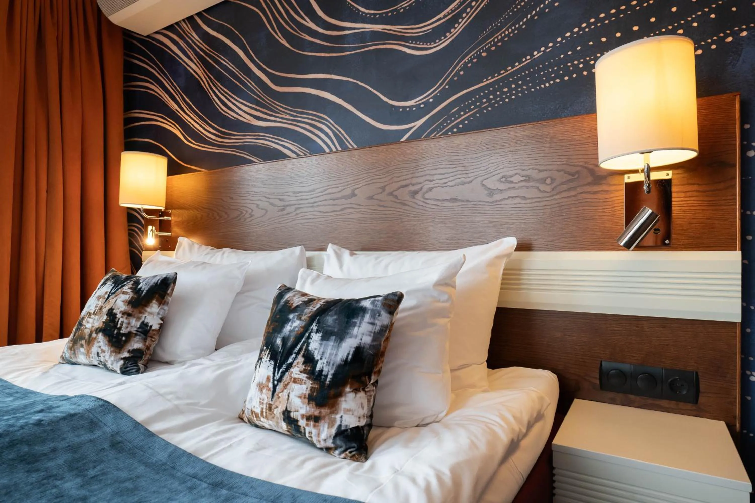 Bed in ProfilHotels Opera