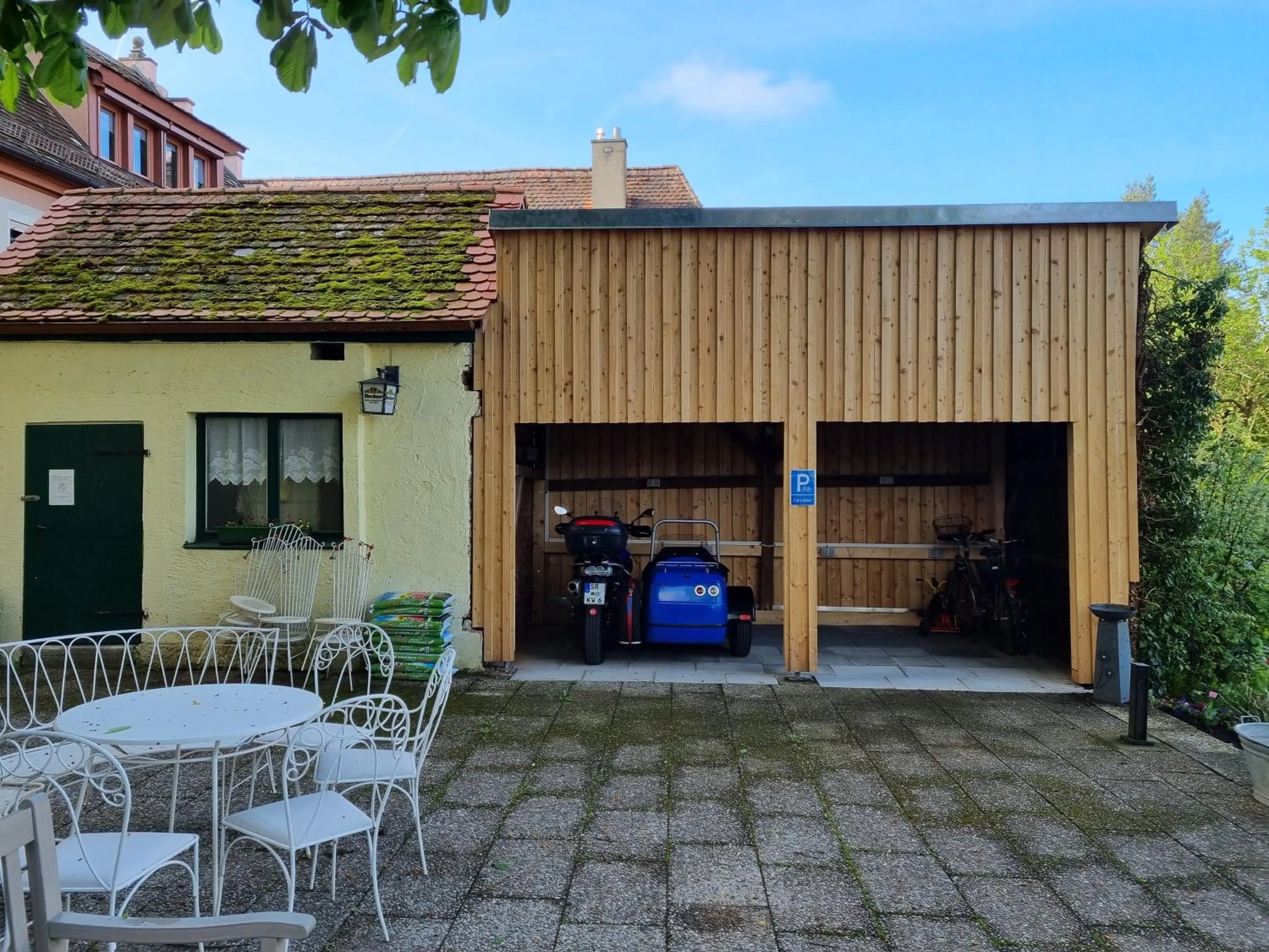 Property building in Boutiquehotel Goldene Rose - self-check-in