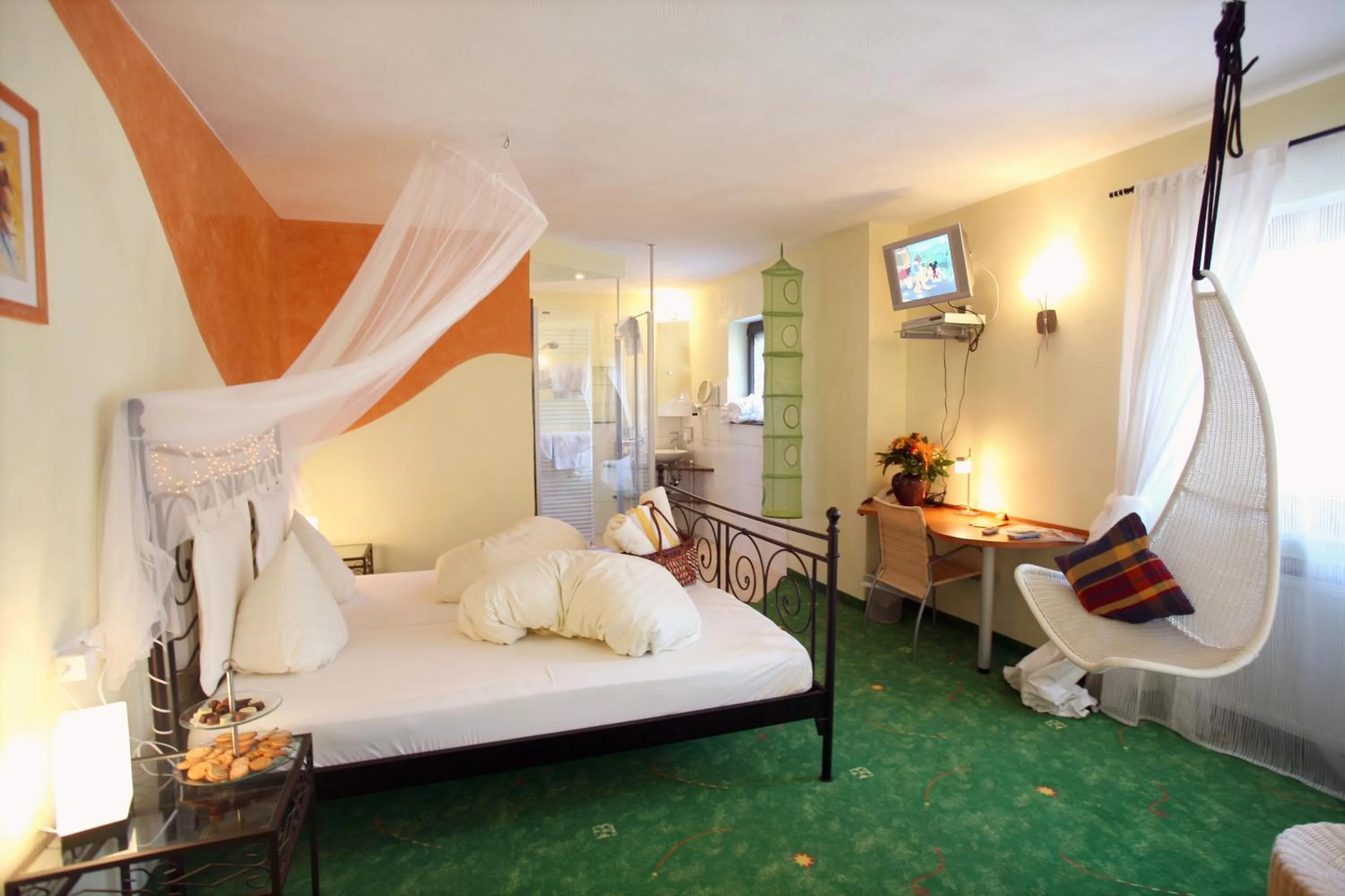 Photo of the whole room, Bed in Hotel Am Hirschhorn - Wellness - Spa - and more