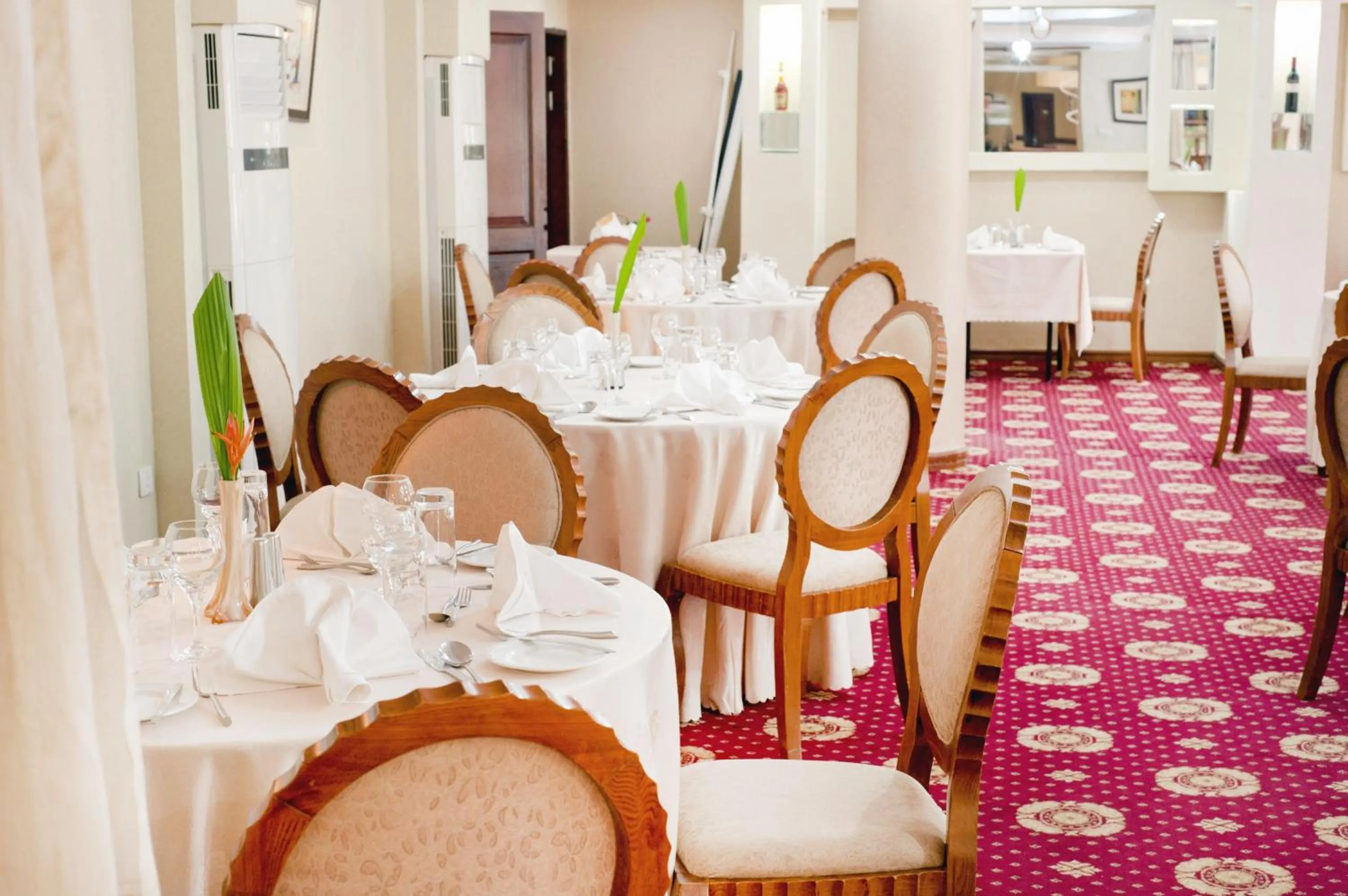 Restaurant/places to eat in Mbale Resort Hotel