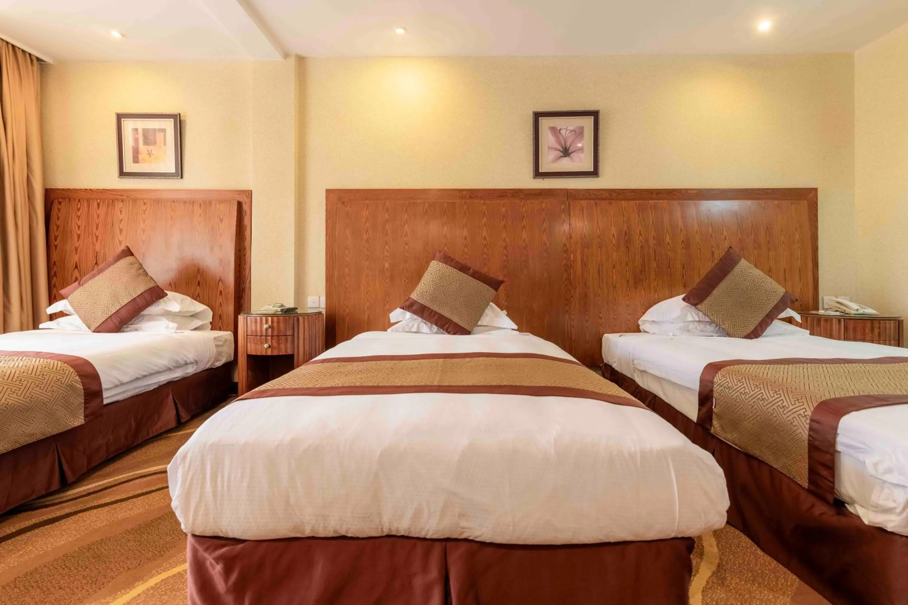 Bed in Mbale Resort Hotel