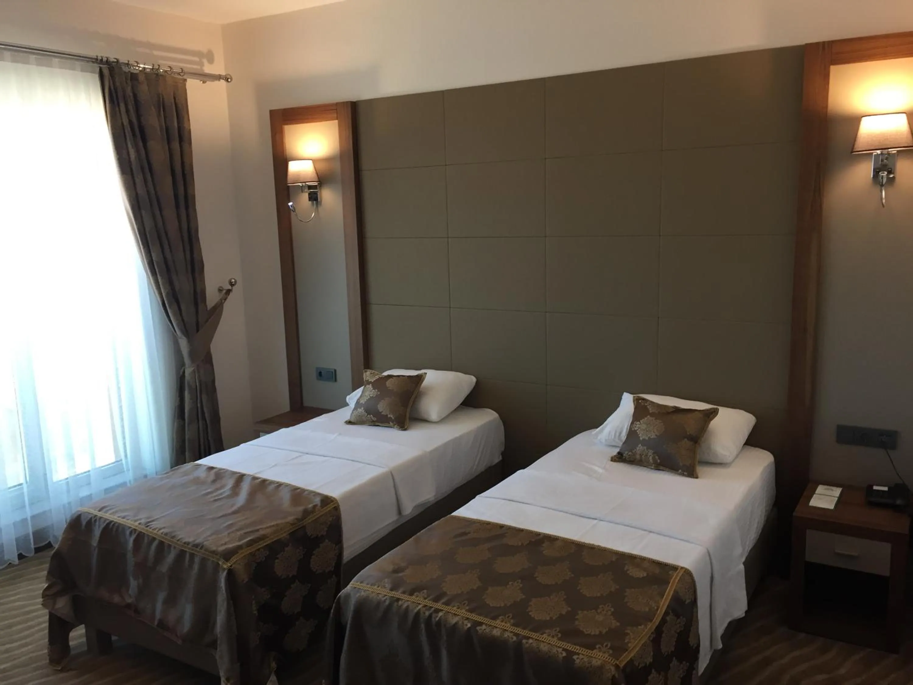 Photo of the whole room, Bed in YZE Pırlanta Hotel