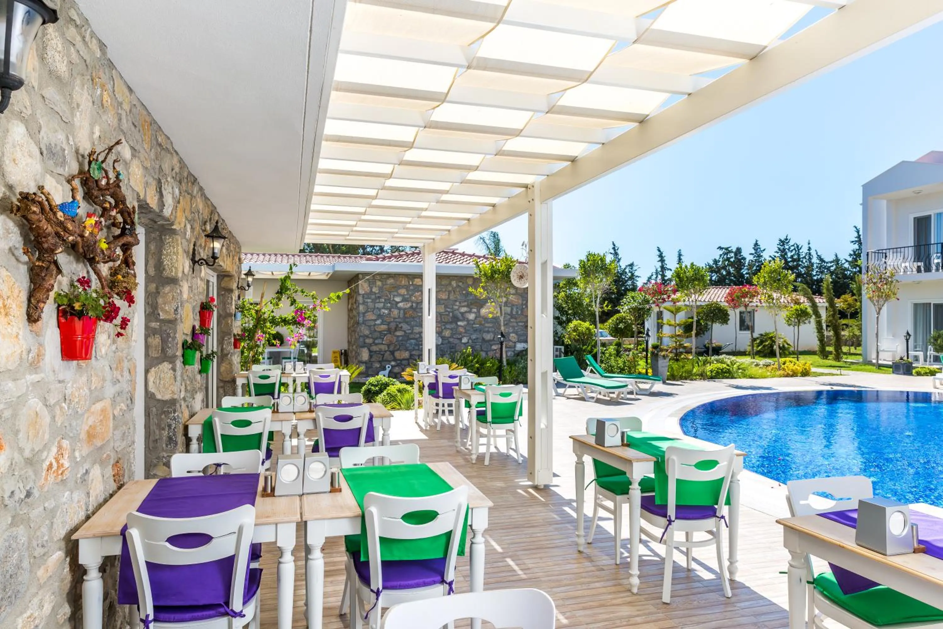 Restaurant/places to eat in Kalina Hotel