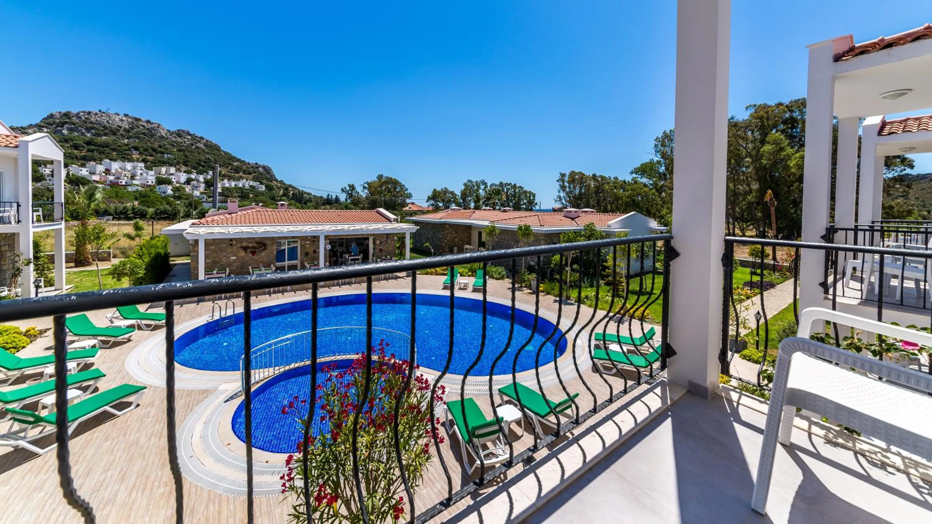 Swimming pool in Kalina Hotel