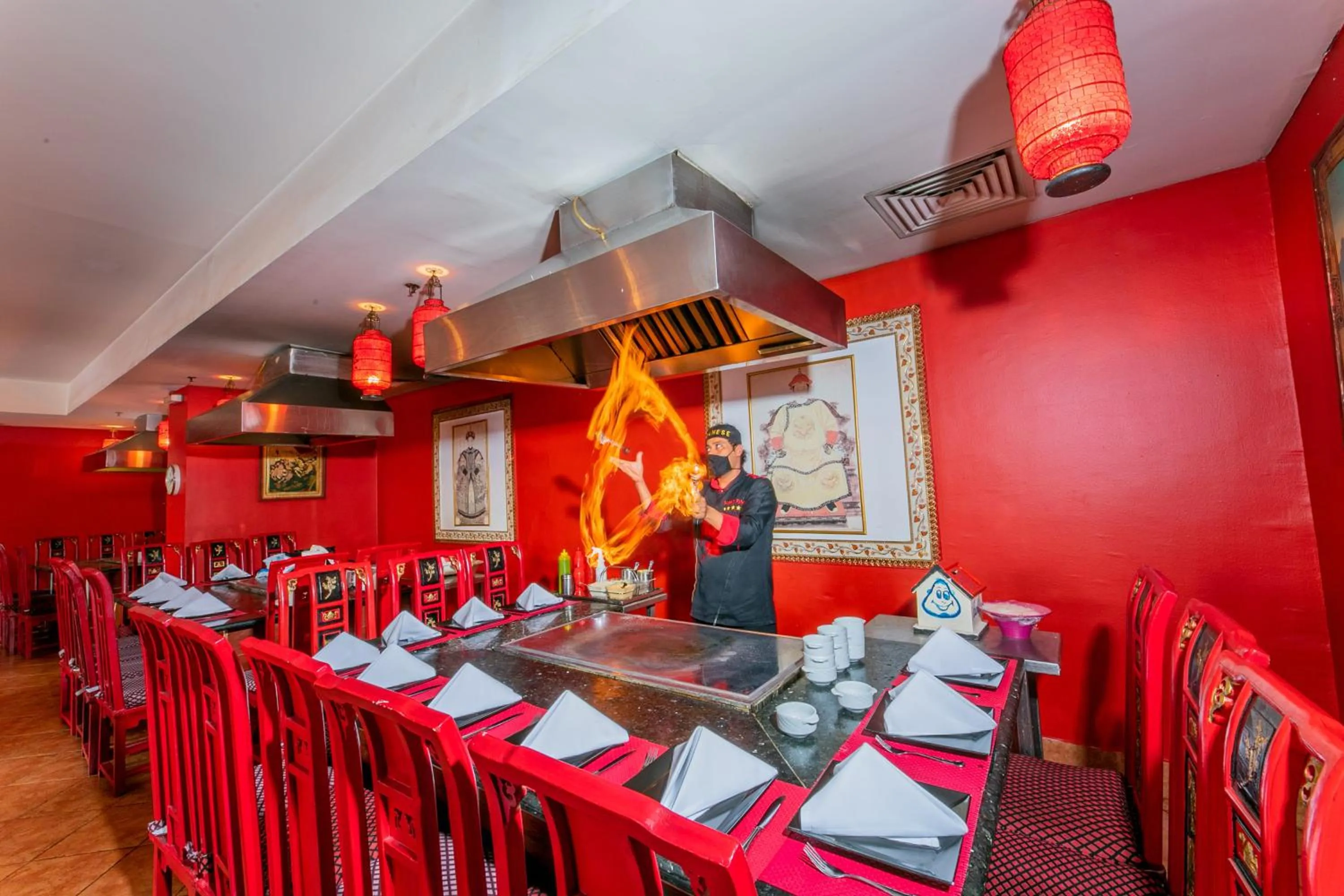 Restaurant/Places to Eat in Titanic Palace Families and couples only