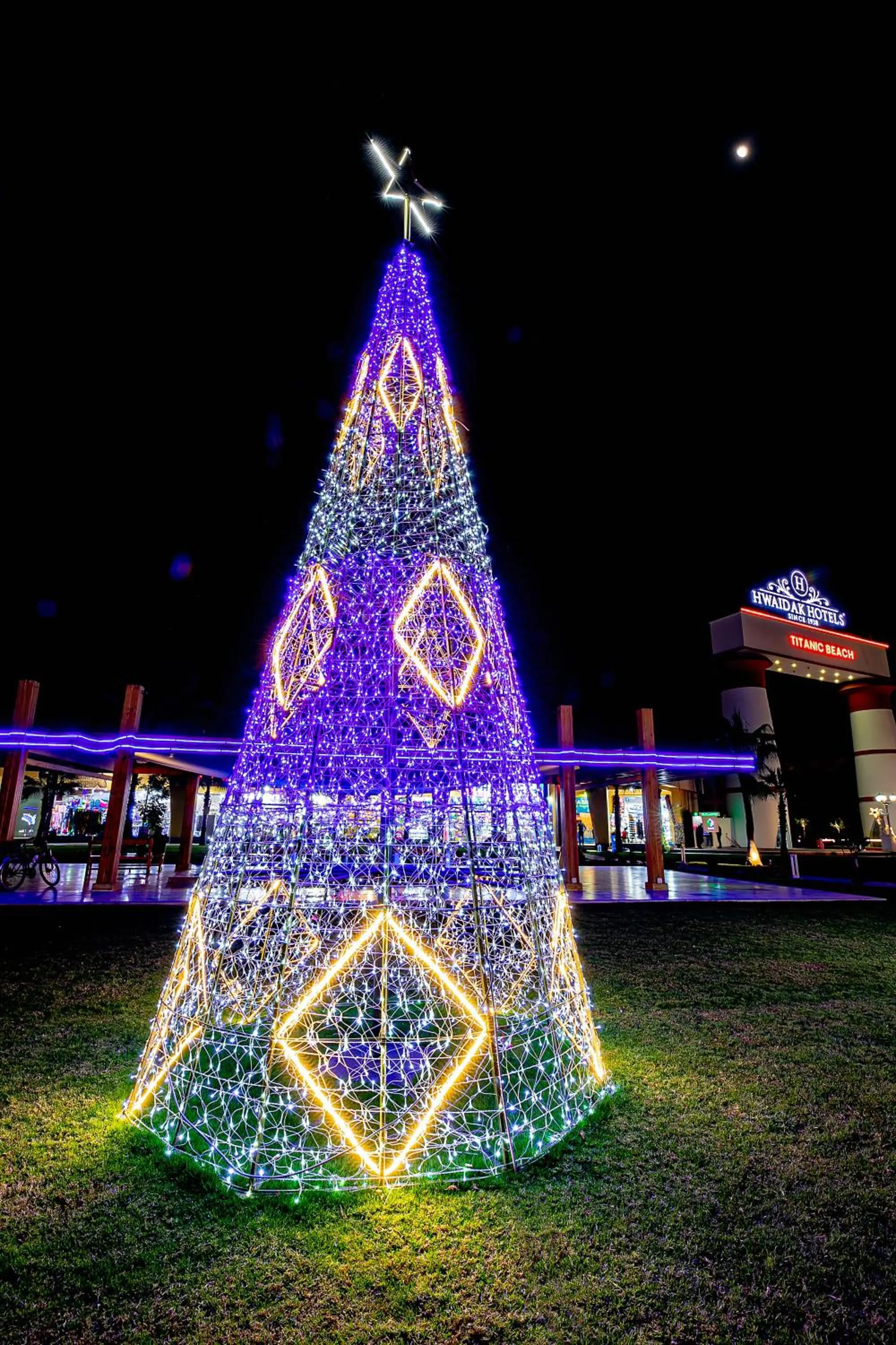 Evening entertainment in Titanic Palace Families and couples only