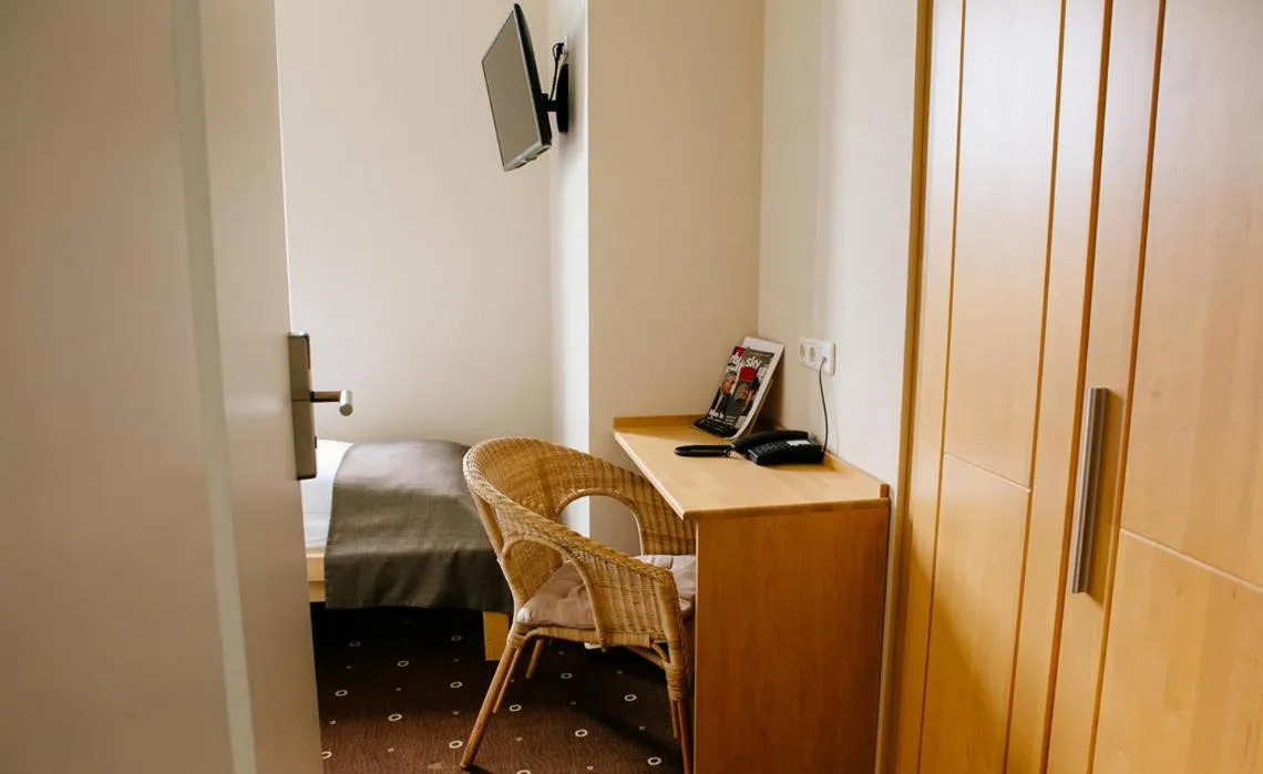 TV and multimedia, Bed in My Place