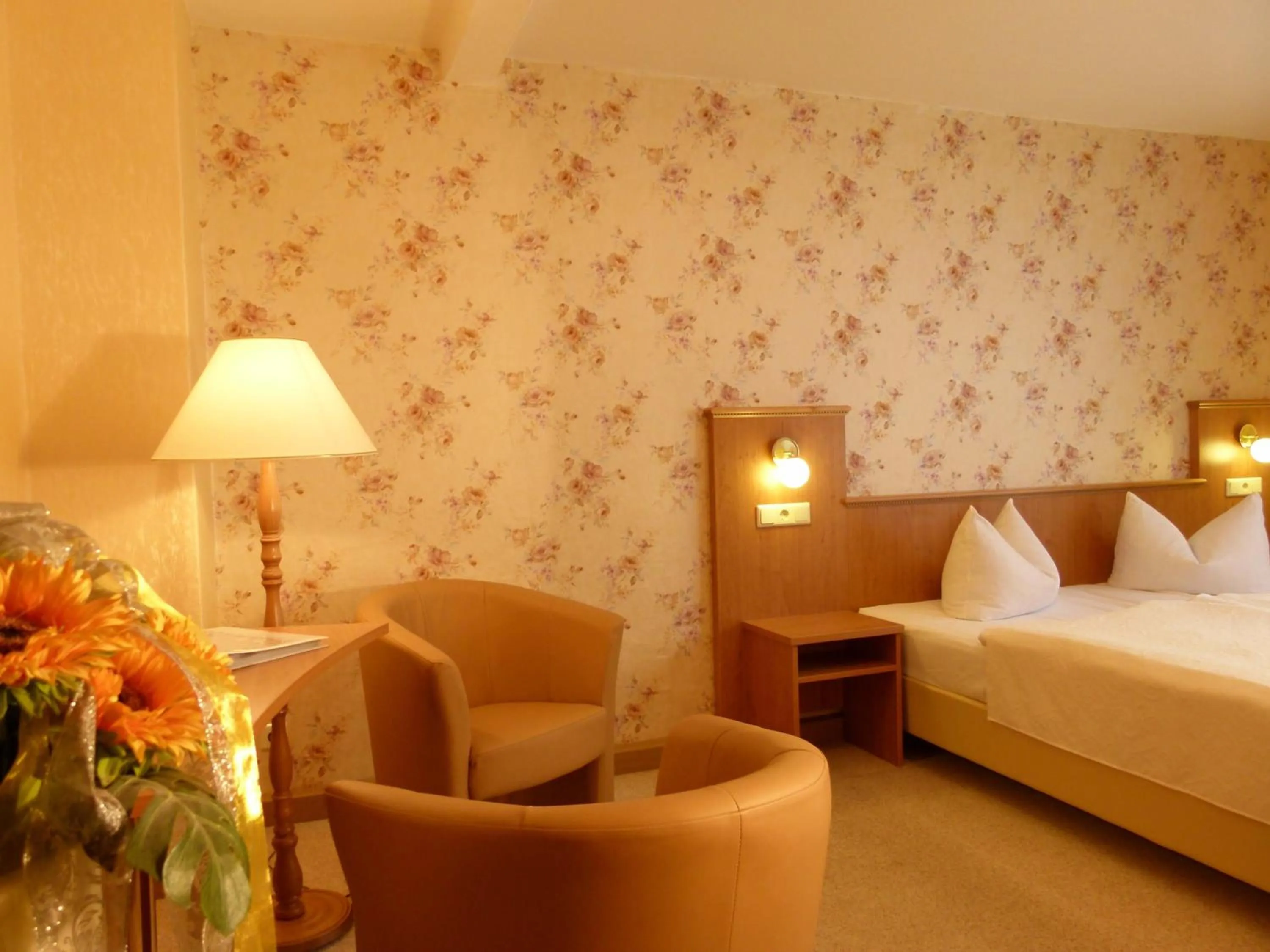 Bedroom, Bed in Hotel & Gasthof Garküche