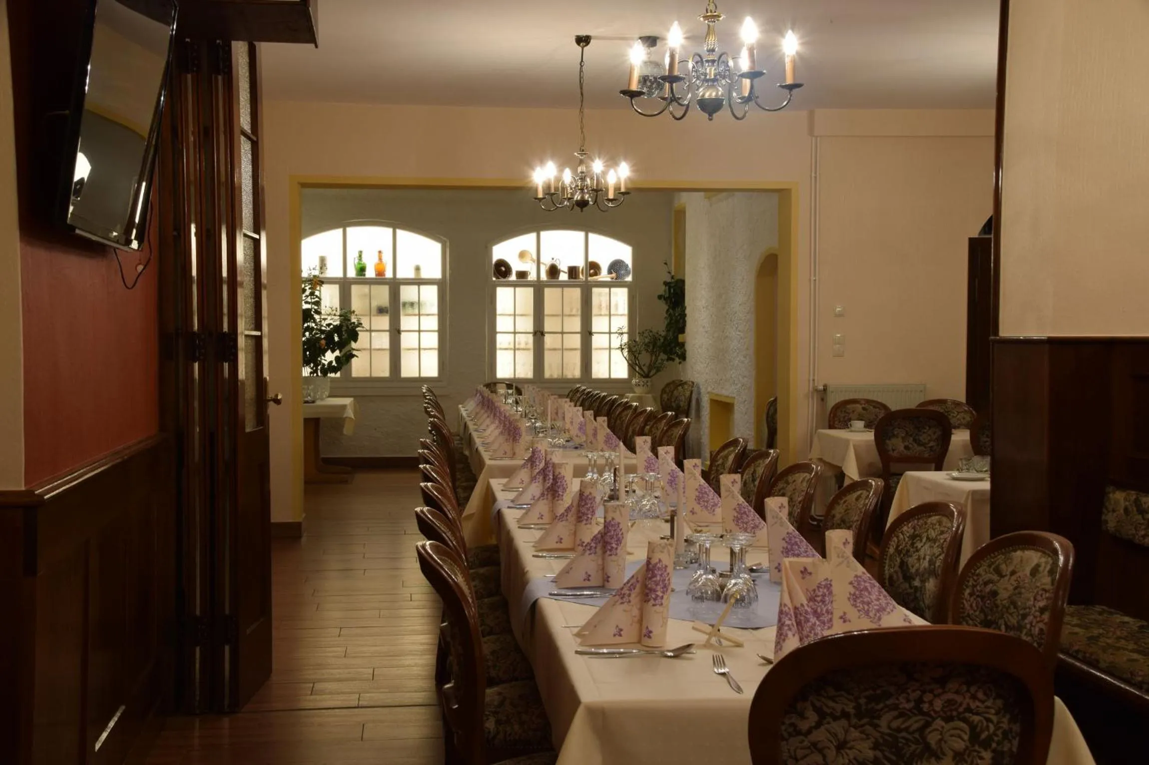 Restaurant/places to eat in Hotel & Gasthof Garküche