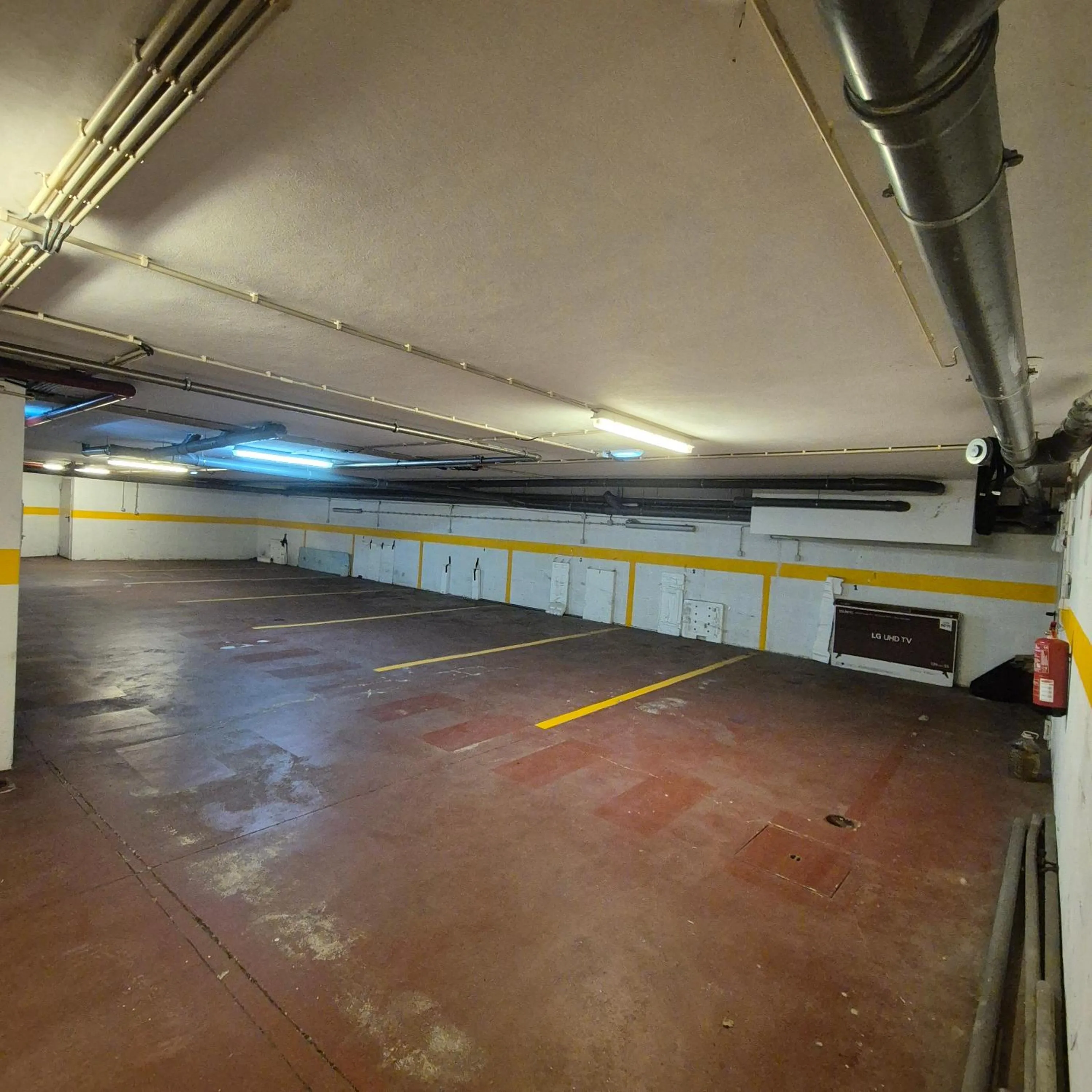 Parking in Apartamentos Turísticos Vila Praia