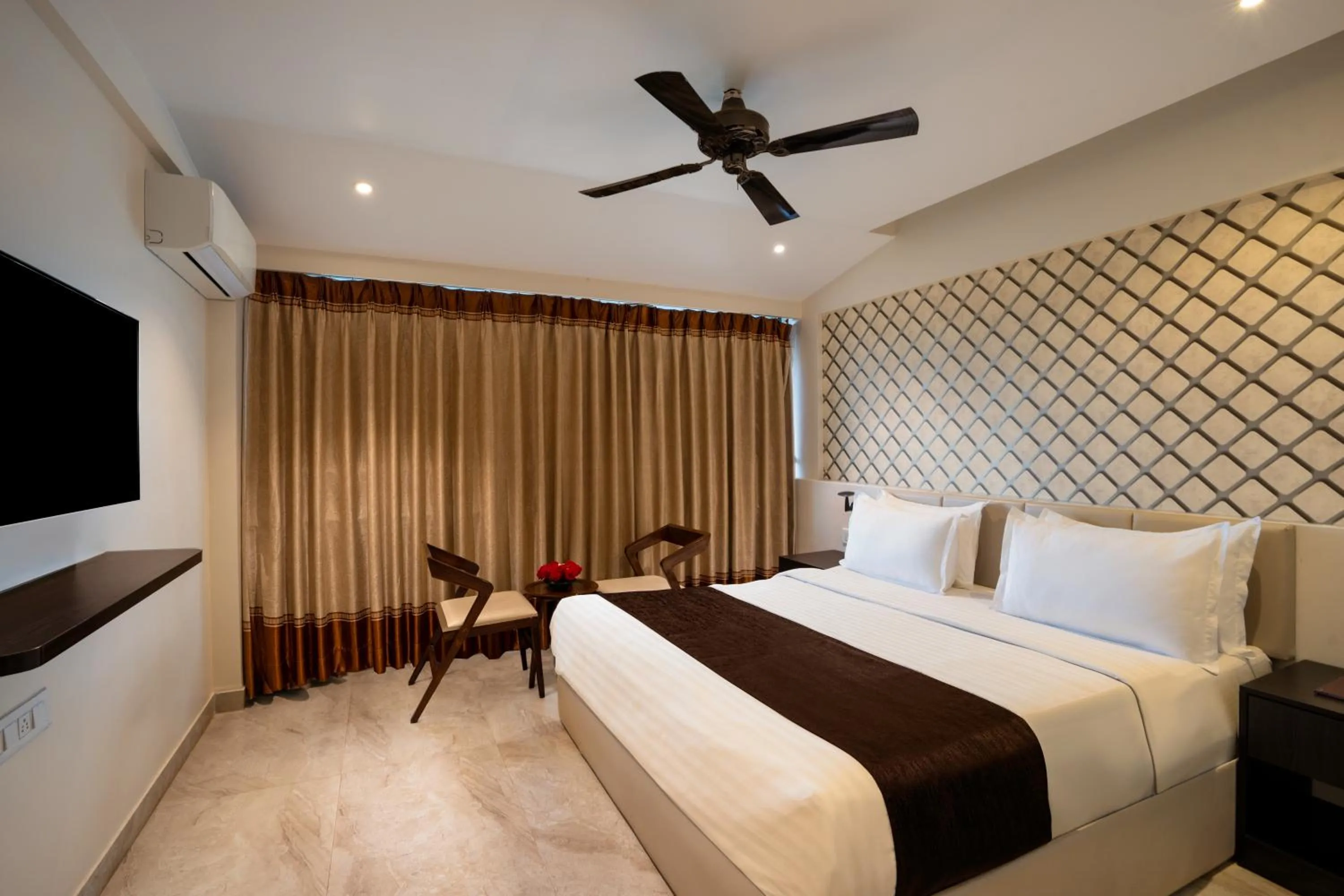 Bedroom, Bed in The Grand Legacy Resort & Spa - TGL - Pure Vegetarian Mahabaleshwar