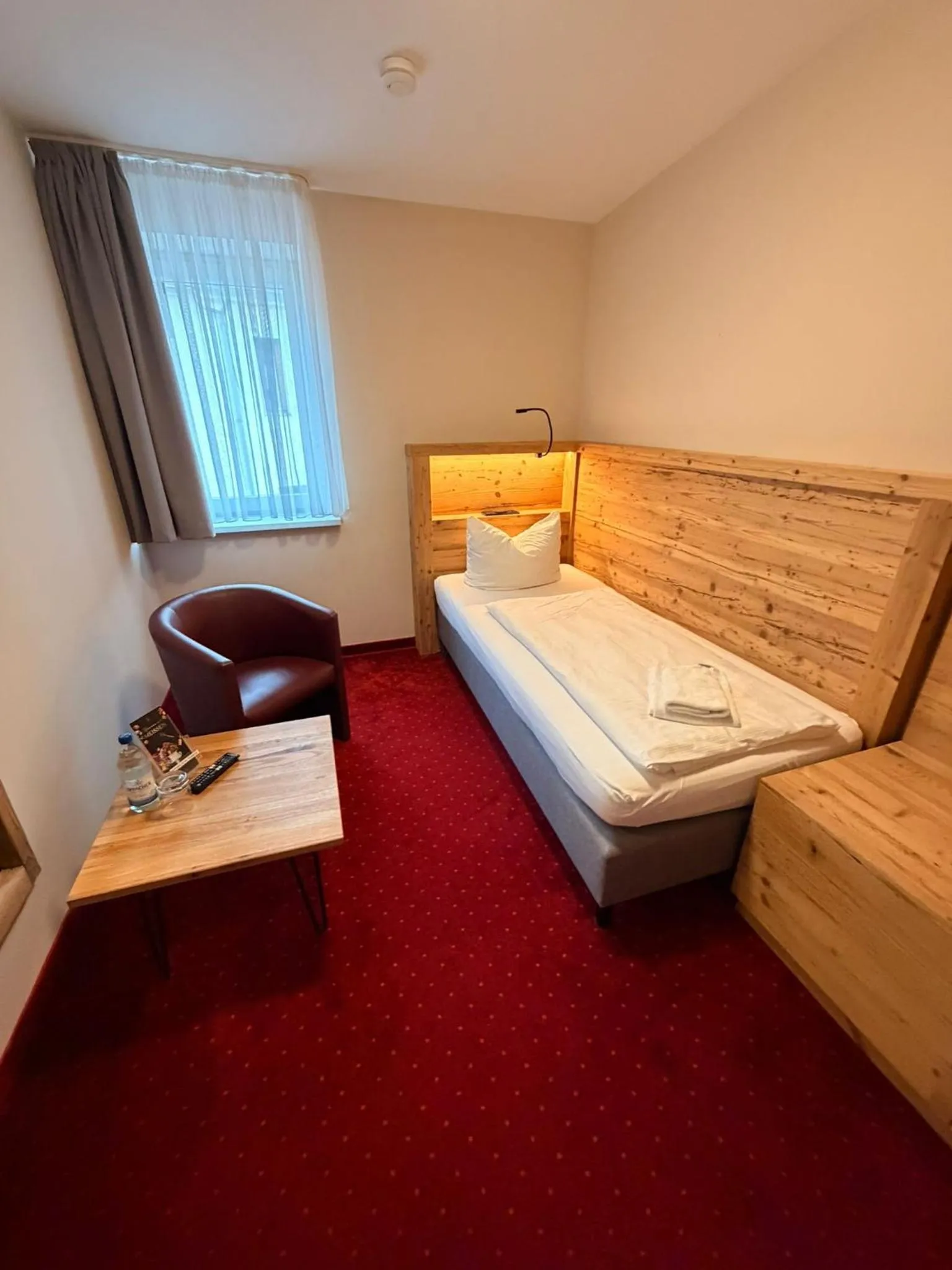 Bed in Pension an der Porzellan-Manufaktur