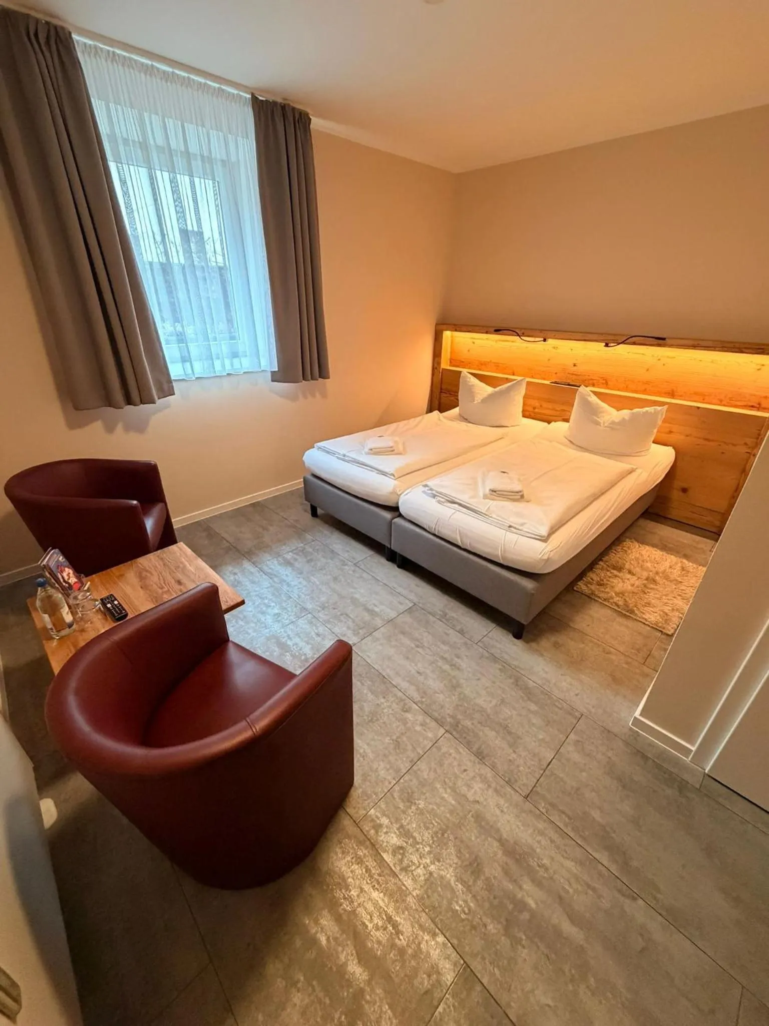 Bed in Pension an der Porzellan-Manufaktur