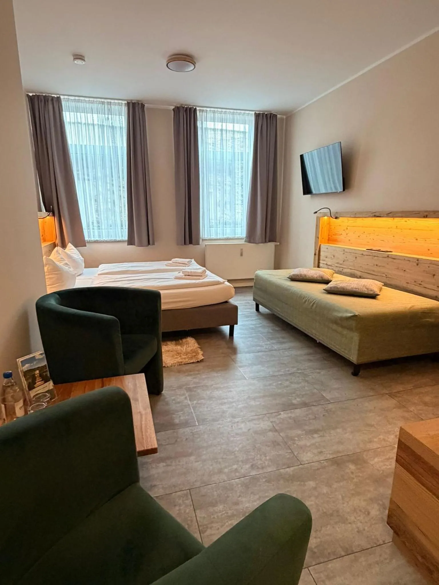 Photo of the whole room, Bed in Pension an der Porzellan-Manufaktur