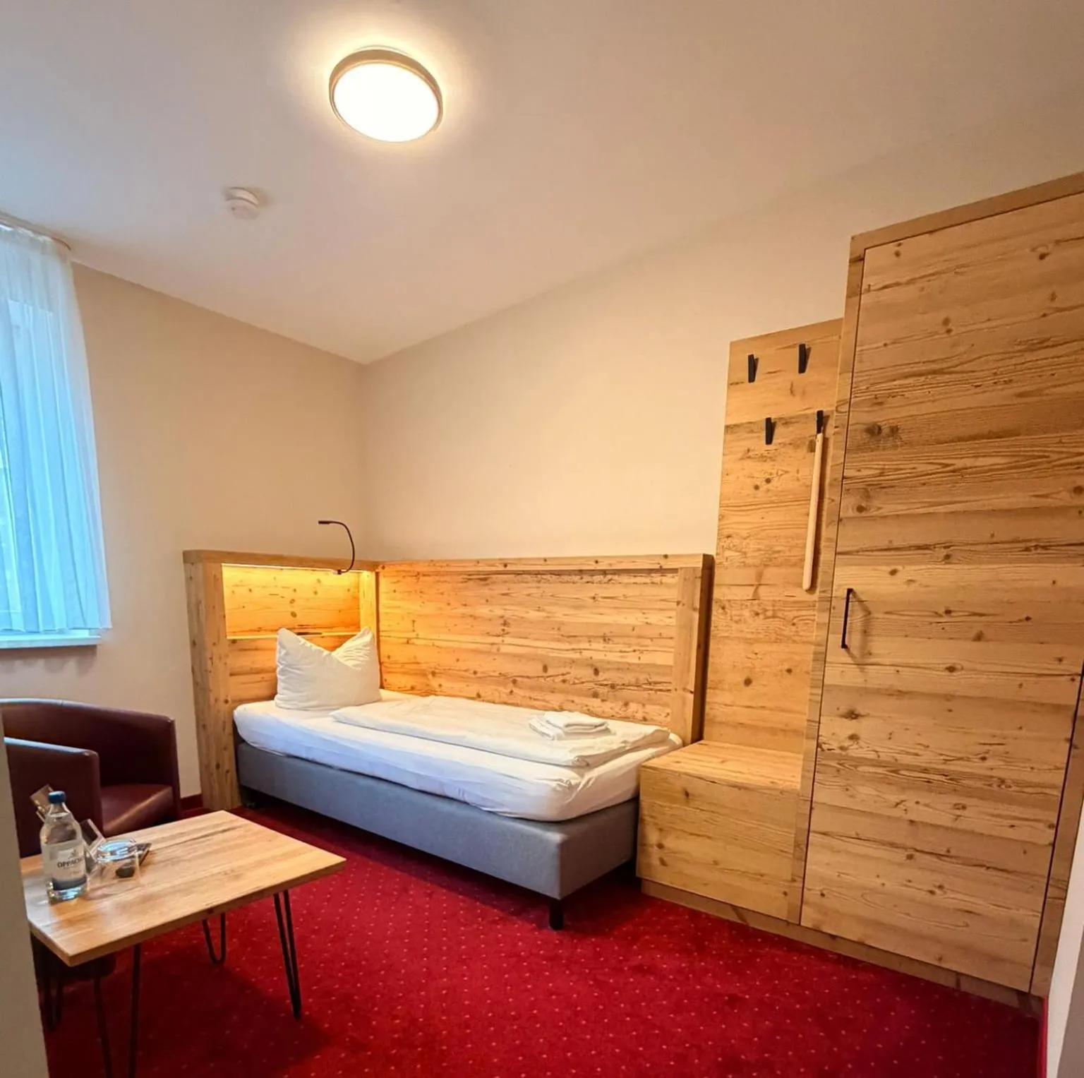 Bed in Pension an der Porzellan-Manufaktur