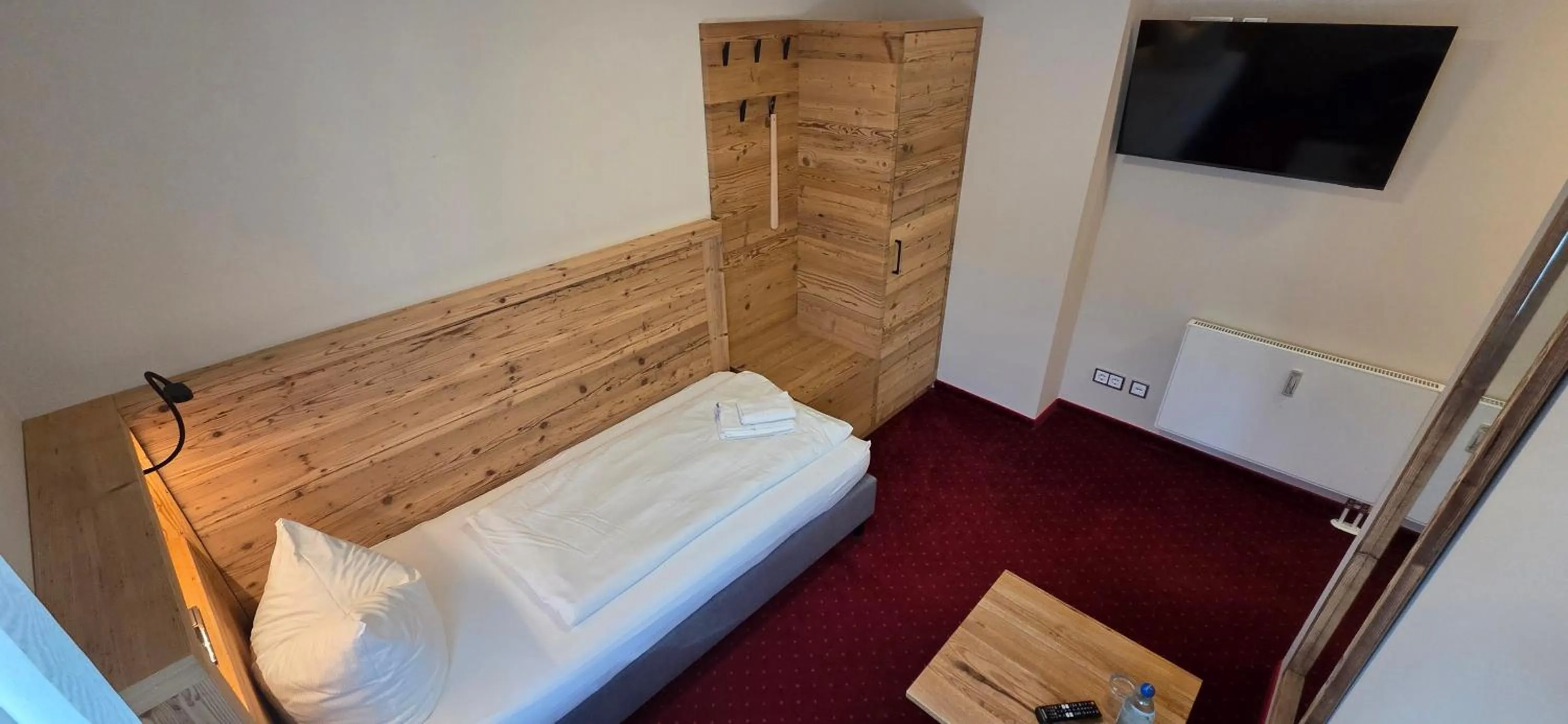 Bed in Pension an der Porzellan-Manufaktur