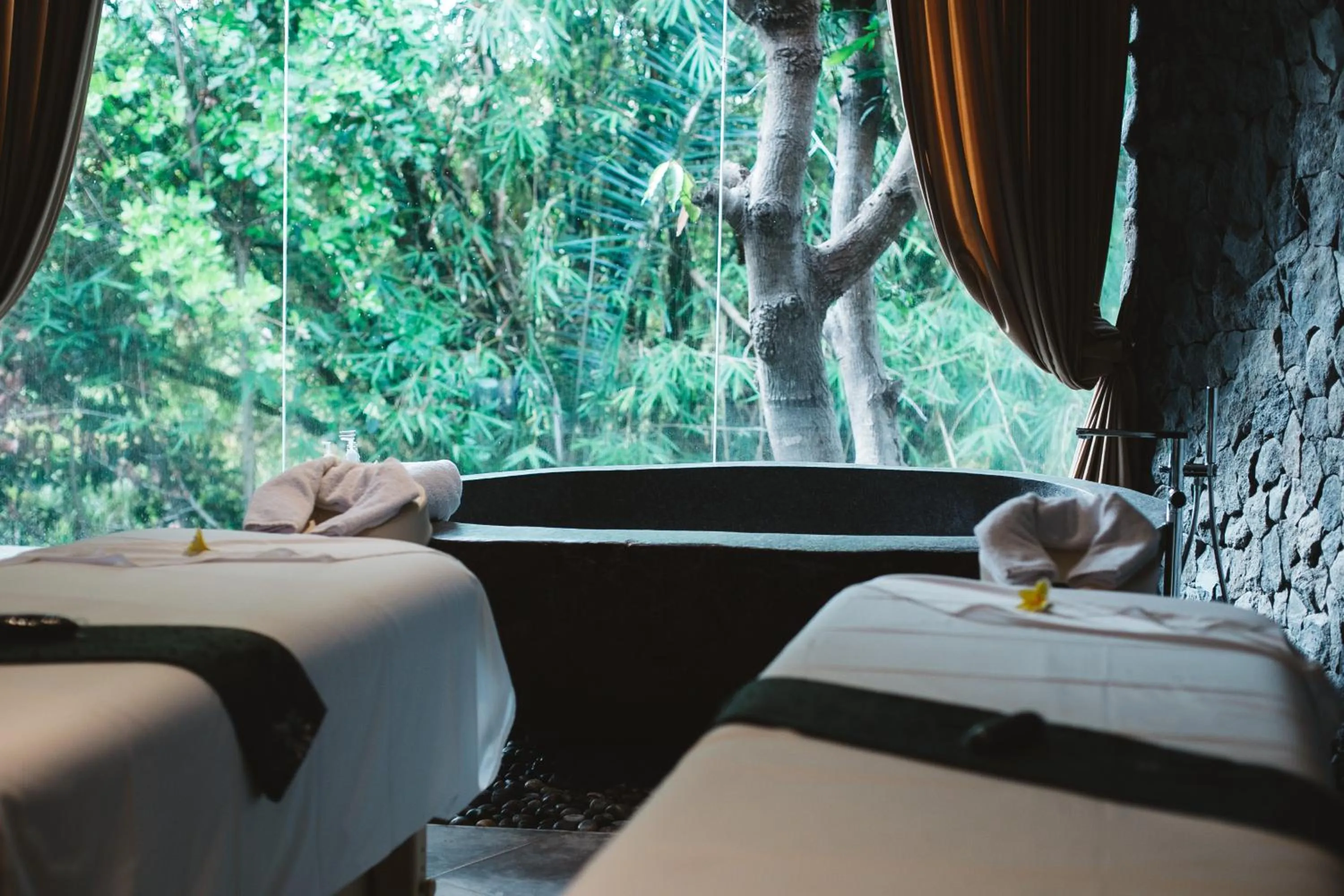 Massage, Bed in Theanna Villa and Spa Canggu